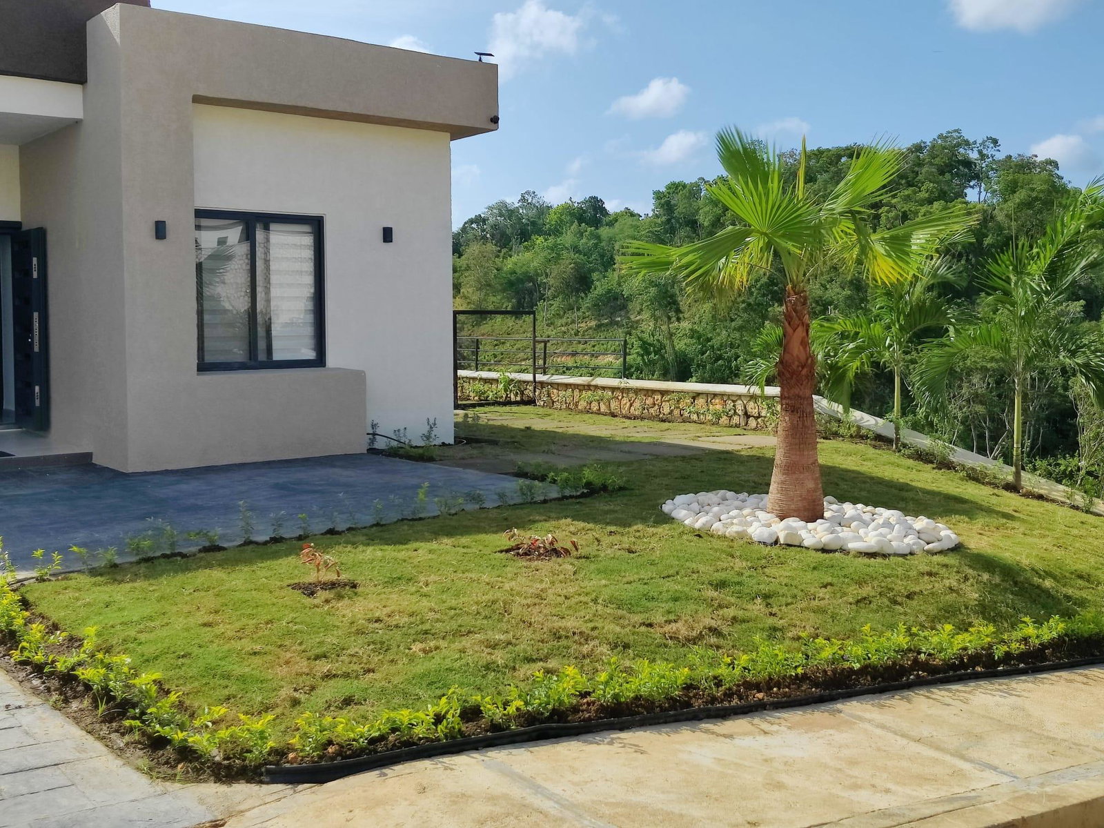 Eleventh image of 42 South Beach Blvd in Ocho Rios, St. Ann, Jamaica - property is For Sale