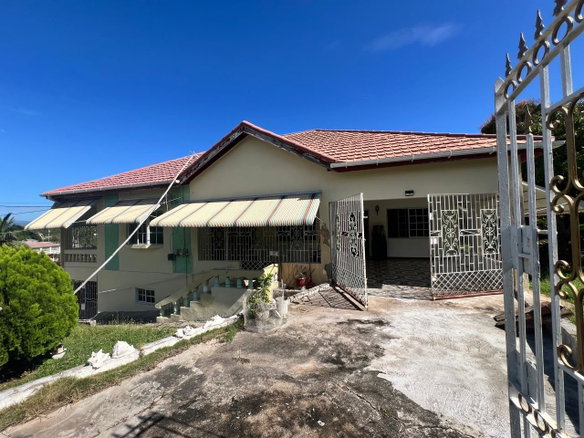 First image of Hillview Close Chateau in Chateau, Clarendon, Jamaica - property is For Sale