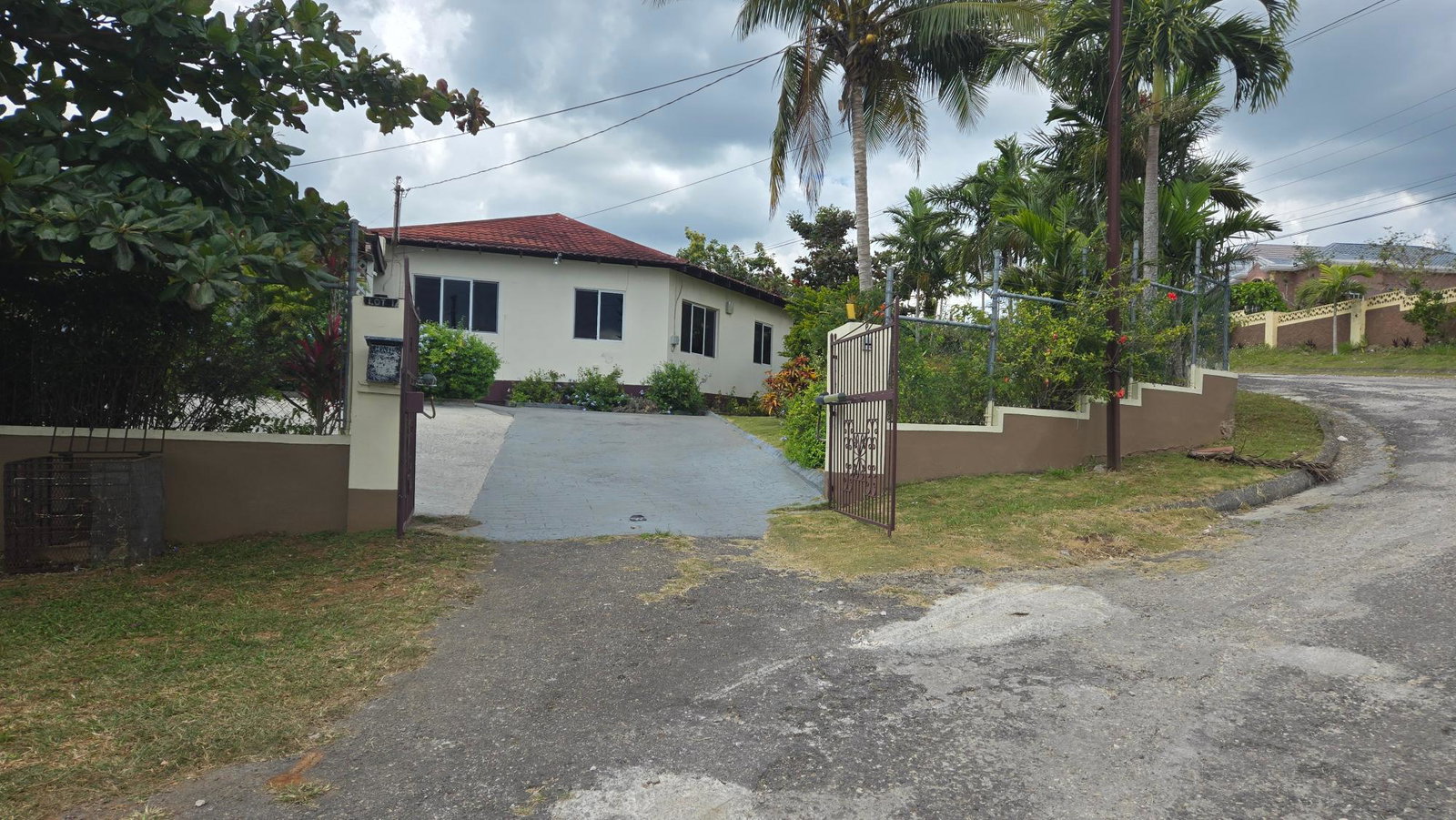 First image of 1a Charlton Avenue in Mandeville, Manchester, Jamaica - property is For Sale