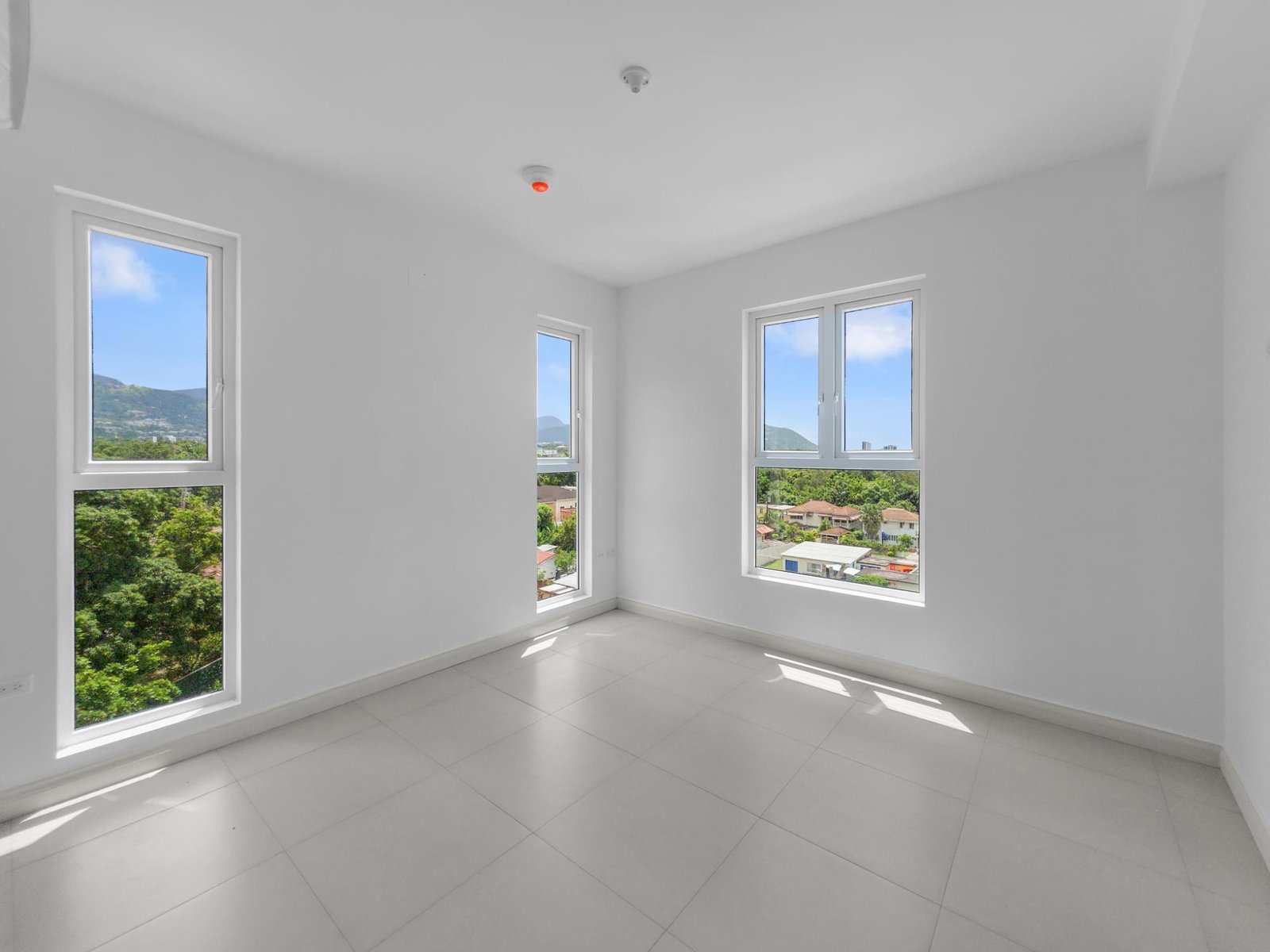 Tenth image of 601-44 Upper Waterloo Road in Kingston 8, St. Andrew, Jamaica - property is For Sale