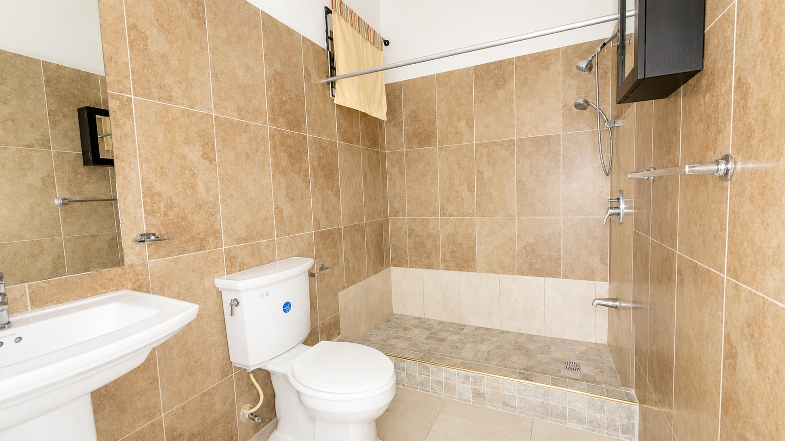 Twelfth image of 16-8 Washington Drive in Kingston 10, St. Andrew, Jamaica - property is For Sale