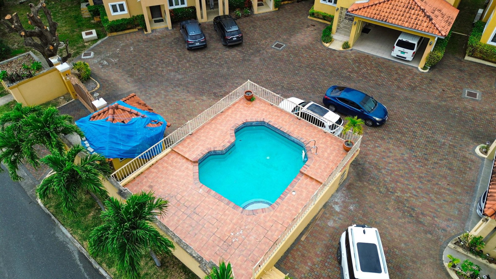 Thirteenth image of 4-12 Farringdon Drive in Kingston 6, St. Andrew, Jamaica - property is For Sale