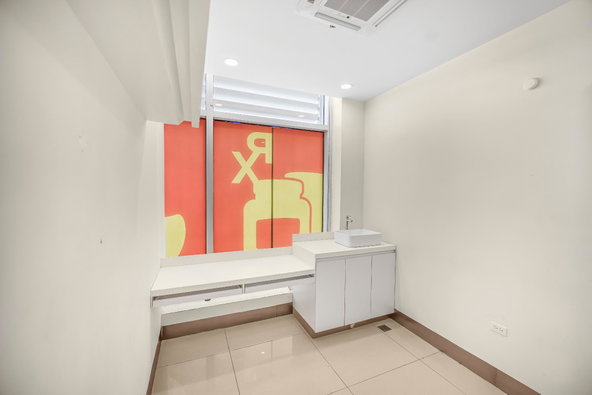 Fifth image of Suite 2-7 Braeton Parkway in Greater Portmore, St. Catherine, Jamaica - property is For Rent