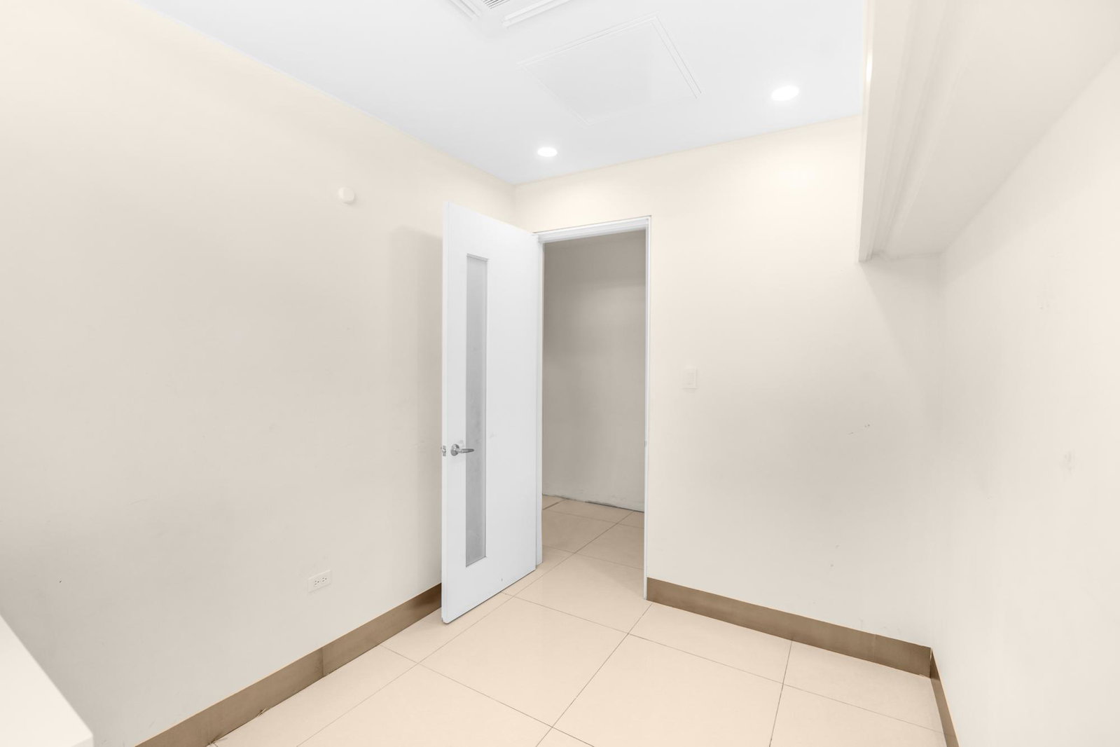 Sixth image of Suite 2-7 Braeton Parkway in Greater Portmore, St. Catherine, Jamaica - property is For Rent