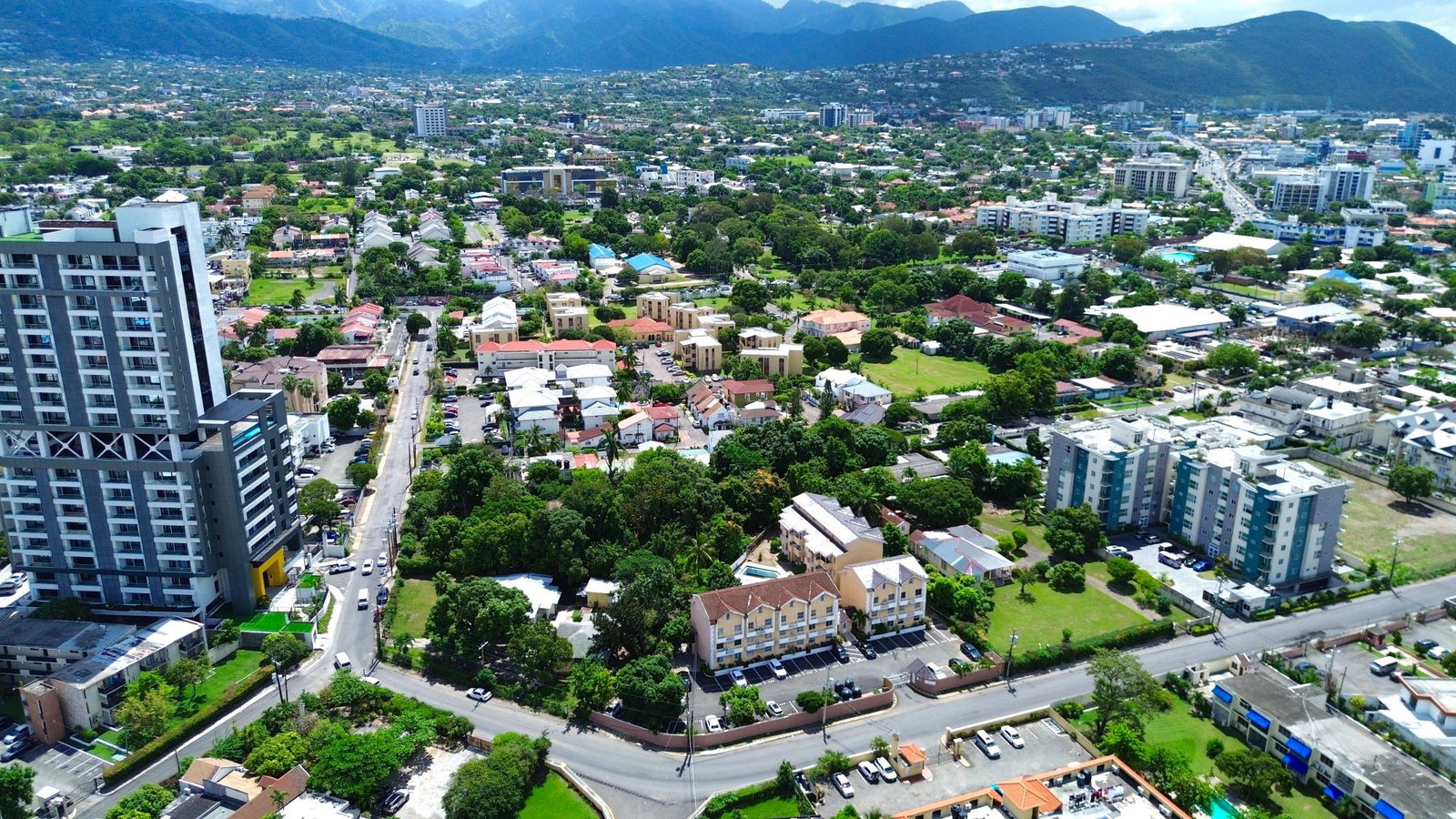 Fourth image of Waterloo Avenue in Kingston 10, St. Andrew, Jamaica - property is For Sale