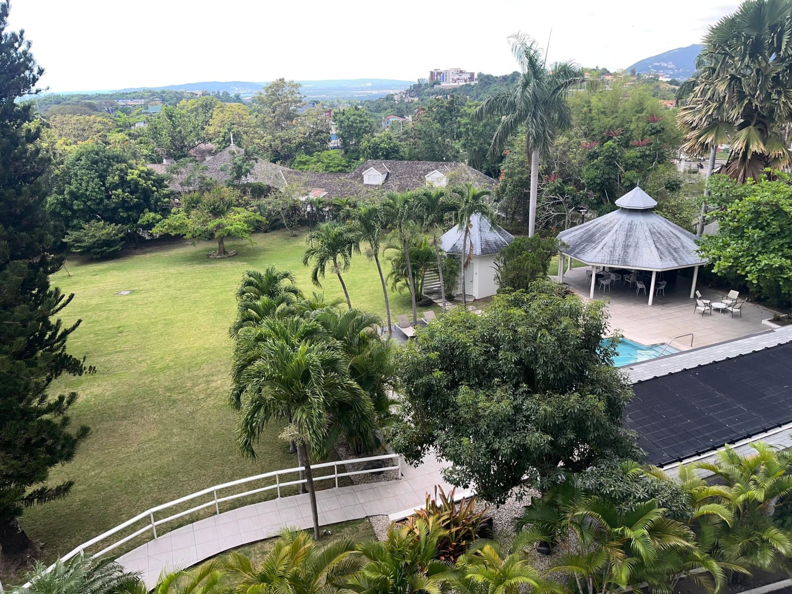 Thirtieth image of 3a-3a Manor Court Kingston 8 in Kingston 8, St. Andrew, Jamaica - property is For Rent