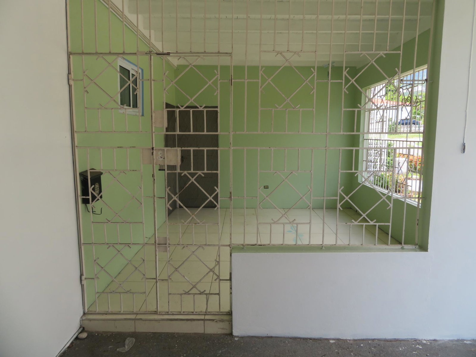 Third image of 6 Whittingham Close, Kgn 8. in Kingston 8, St. Andrew, Jamaica - property is For Sale