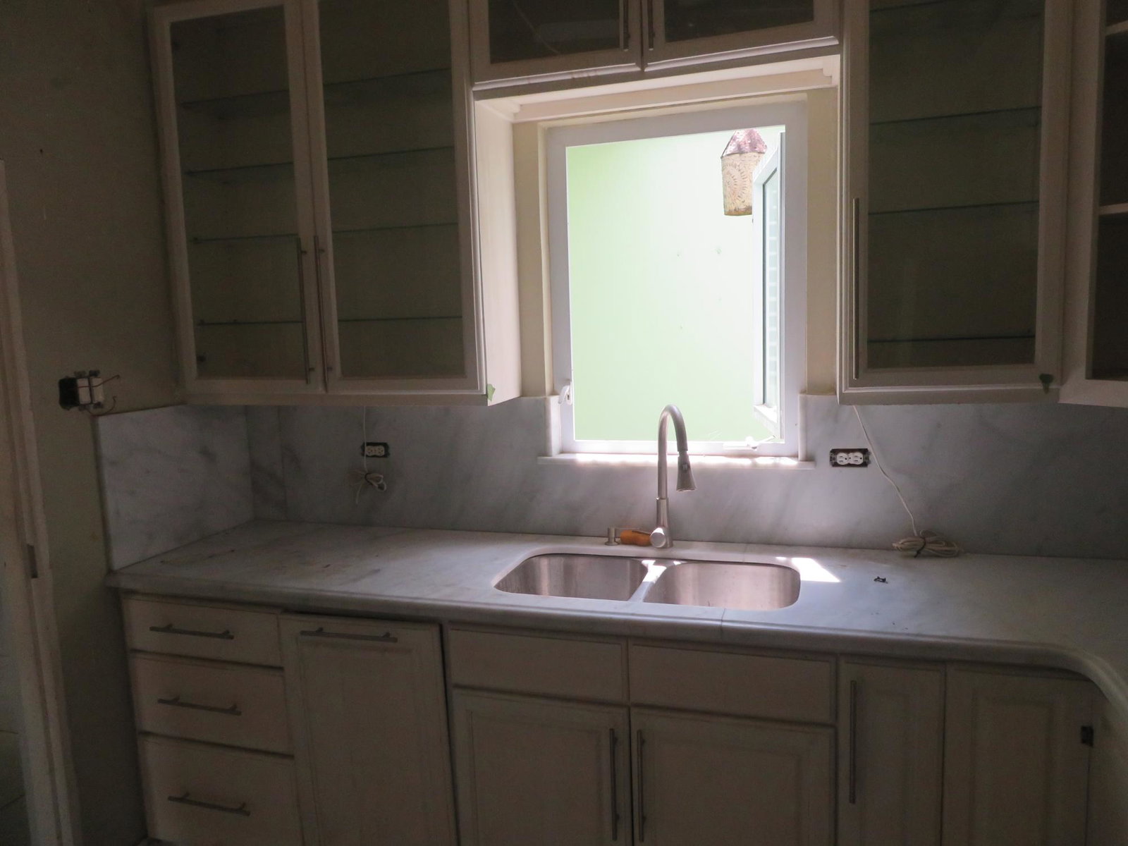 Ninth image of 6 Whittingham Close, Kgn 8. in Kingston 8, St. Andrew, Jamaica - property is For Sale