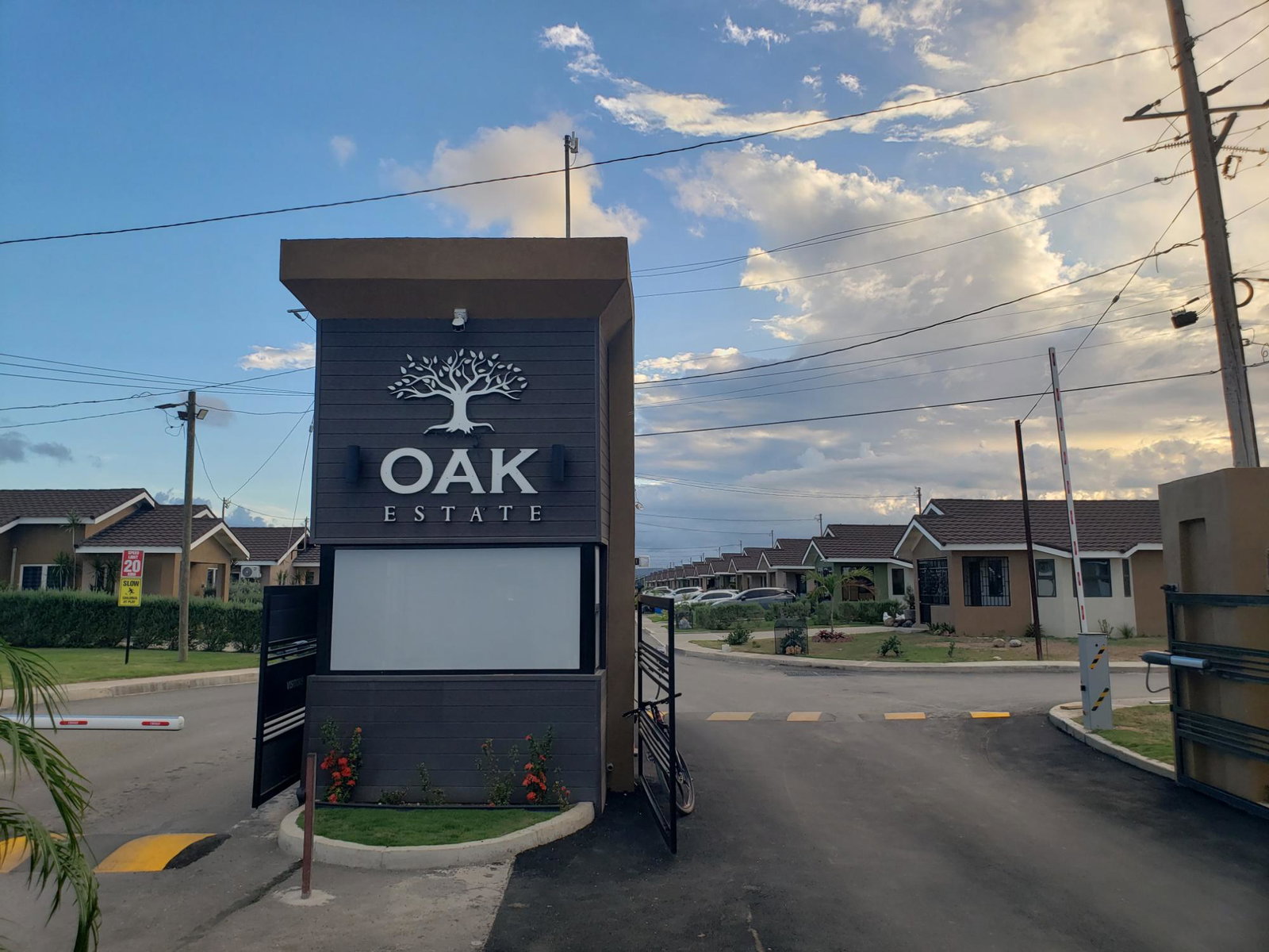 Third image of 198 Oak Estate Phase 2 Bernar in Bernard Lodge, St. Catherine, Jamaica - property is For Rent