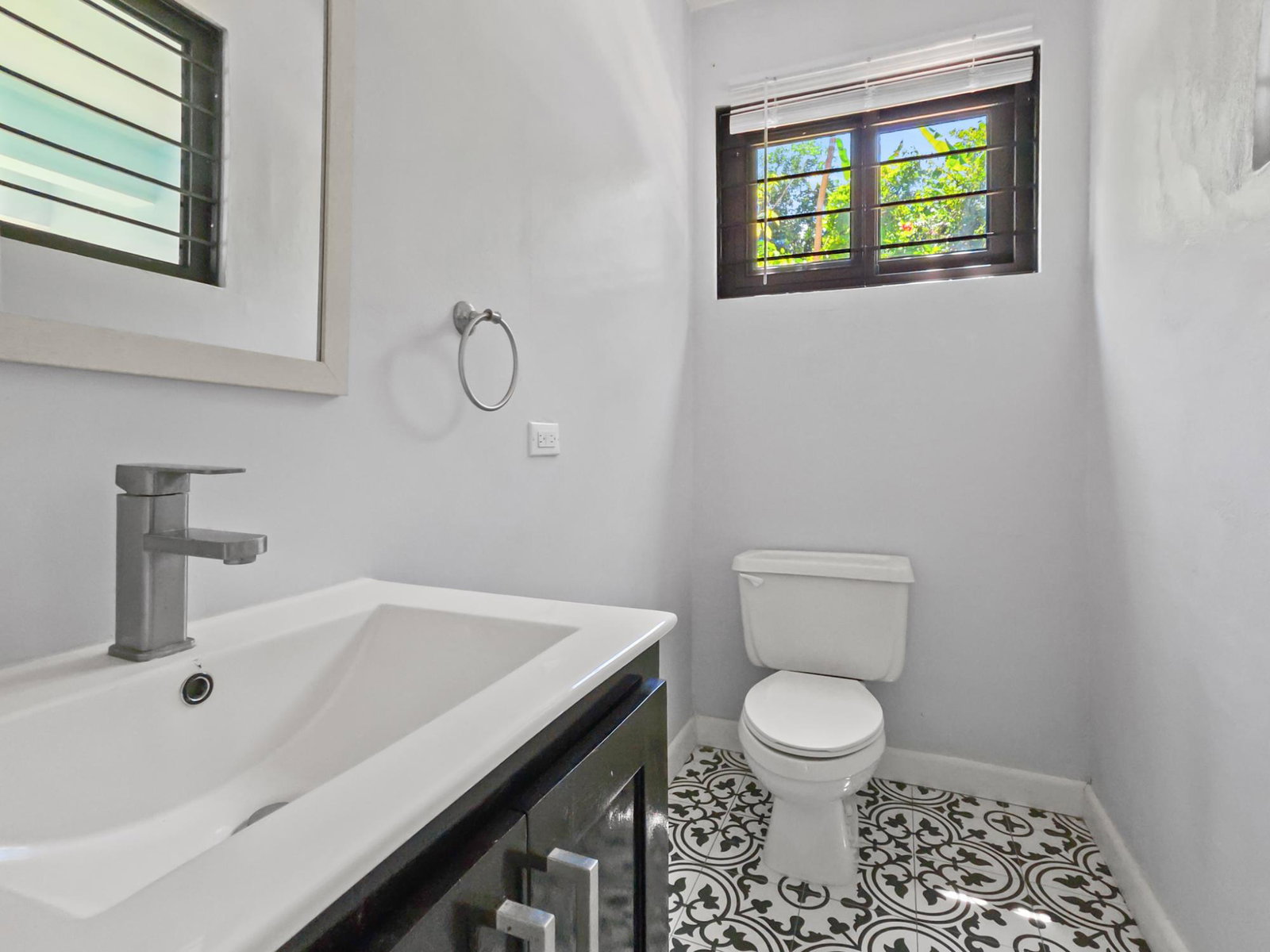 Tenth image of 3-1 Rovan Mews in Kingston 6, St. Andrew, Jamaica - property is For Rent