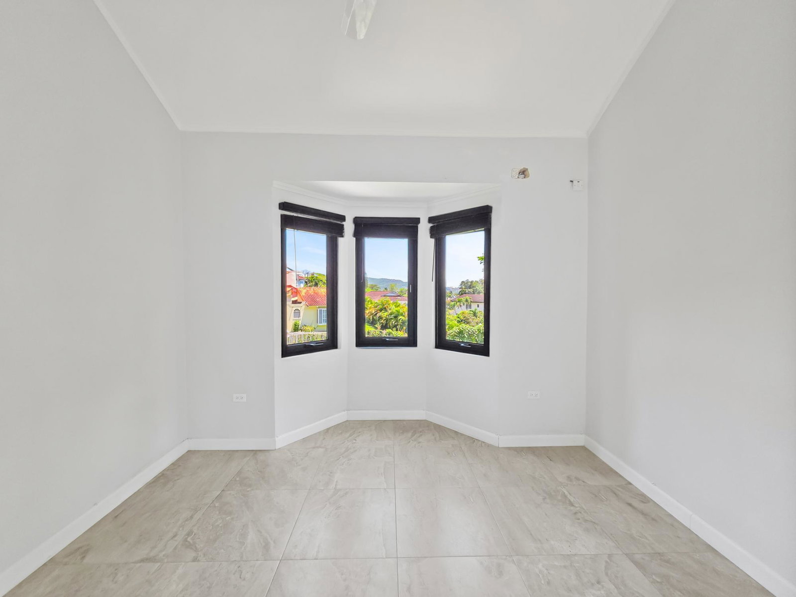 Eleventh image of 3-1 Rovan Mews in Kingston 6, St. Andrew, Jamaica - property is For Rent
