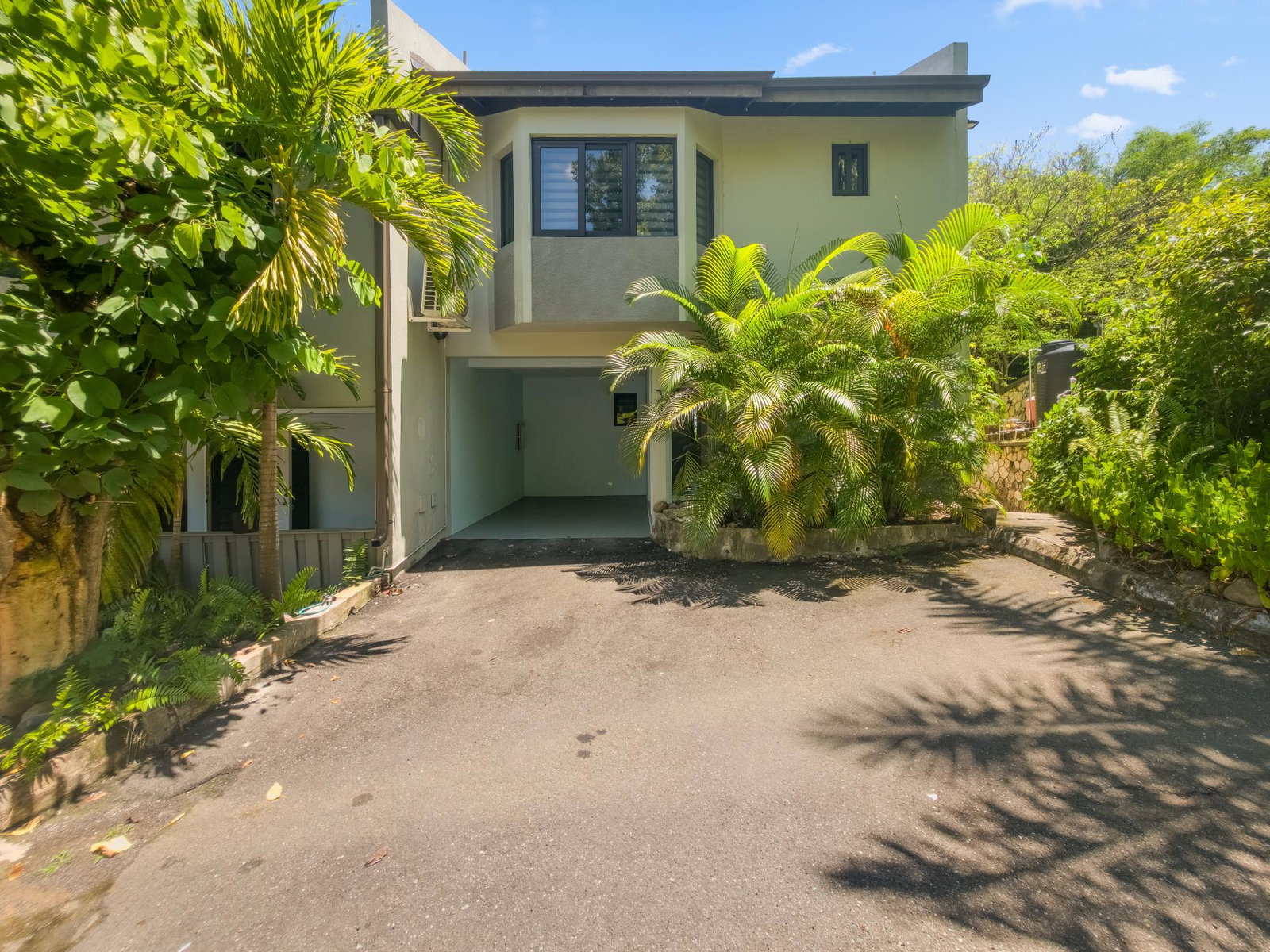Third image of 3-1 Rovan Mews in Kingston 6, St. Andrew, Jamaica - property is For Rent