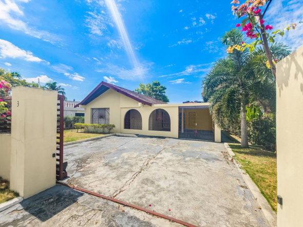 First image of 3 Whiteford Close in Kingston 6, St. Andrew, Jamaica - property is For Sale