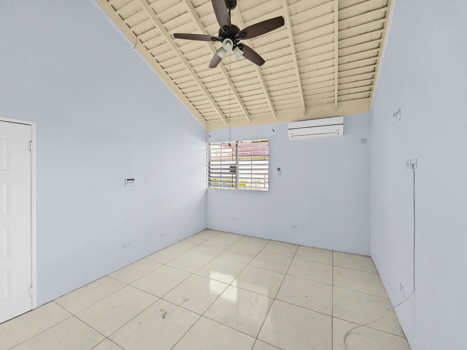 Tenth image of 3 Whiteford Close in Kingston 6, St. Andrew, Jamaica - property is For Sale