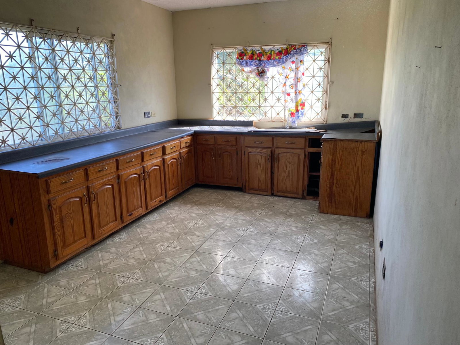 Tenth image of 384 Seaview Loop in May Pen, Clarendon, Jamaica - property is For Sale
