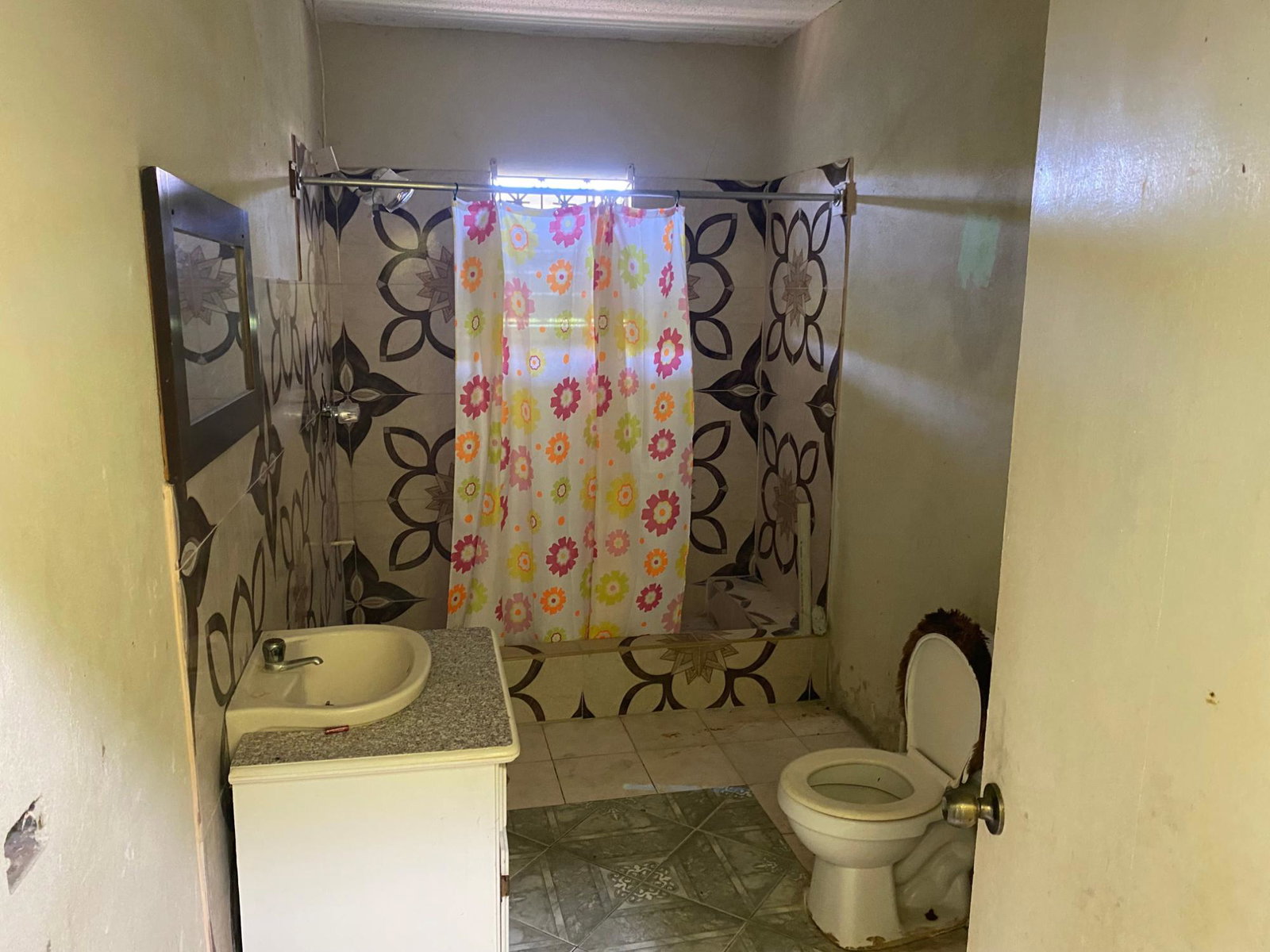 Eighteenth image of 384 Seaview Loop in May Pen, Clarendon, Jamaica - property is For Sale