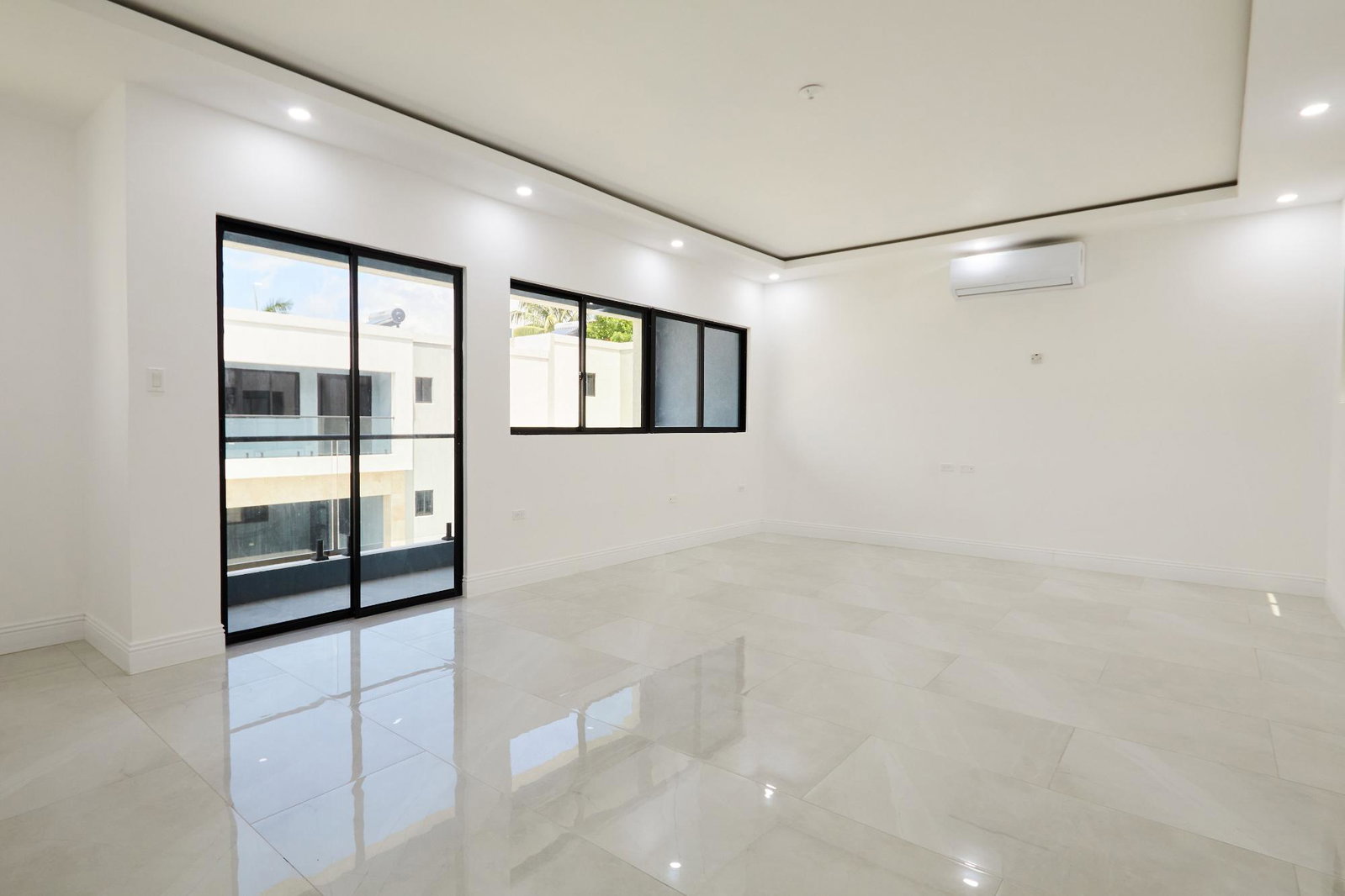 Twelfth image of 7-5 Farringdon Terrace in Kingston 6, St. Andrew, Jamaica - property is For Rent
