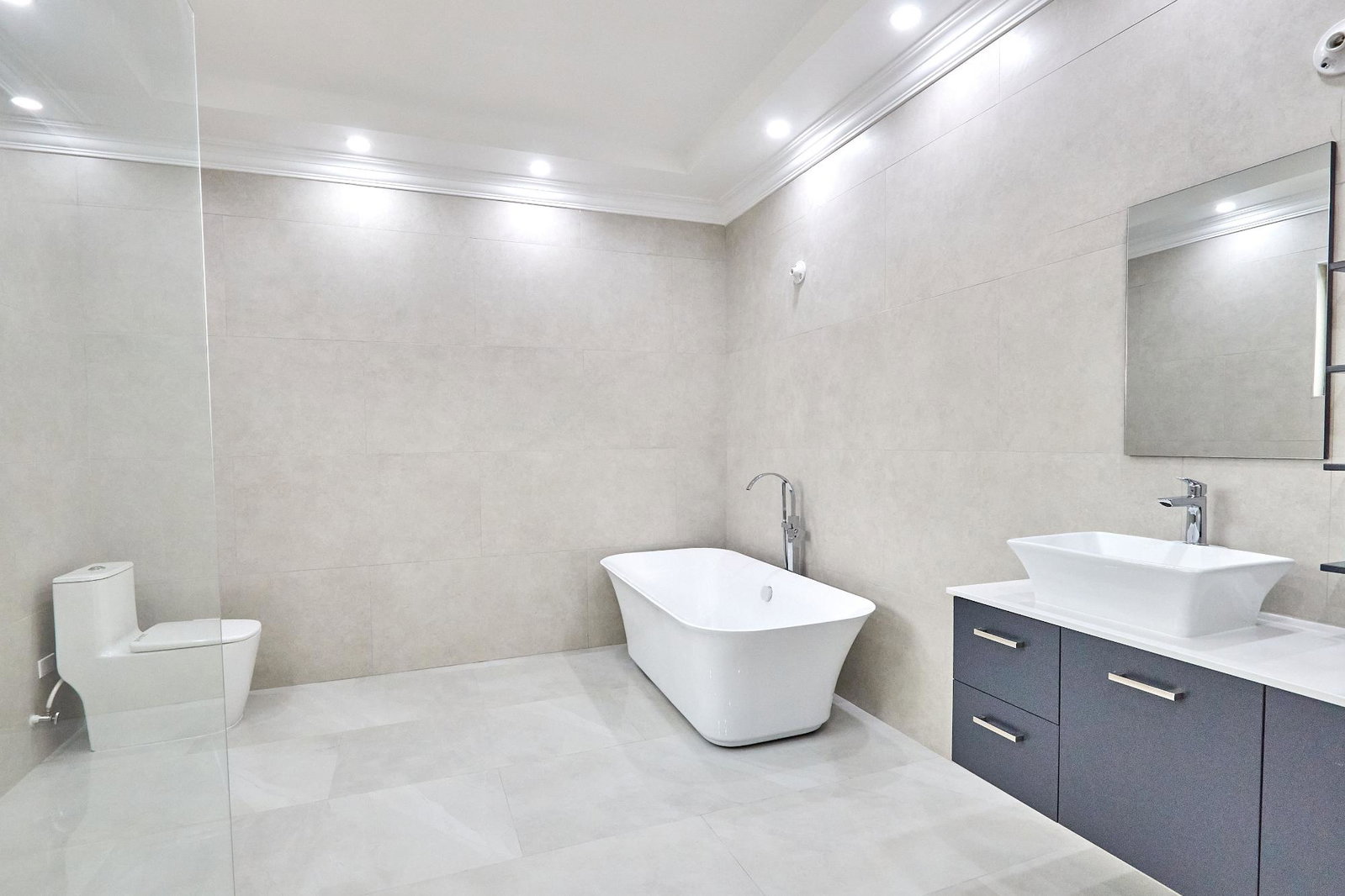 Fifteenth image of 7-5 Farringdon Terrace in Kingston 6, St. Andrew, Jamaica - property is For Rent