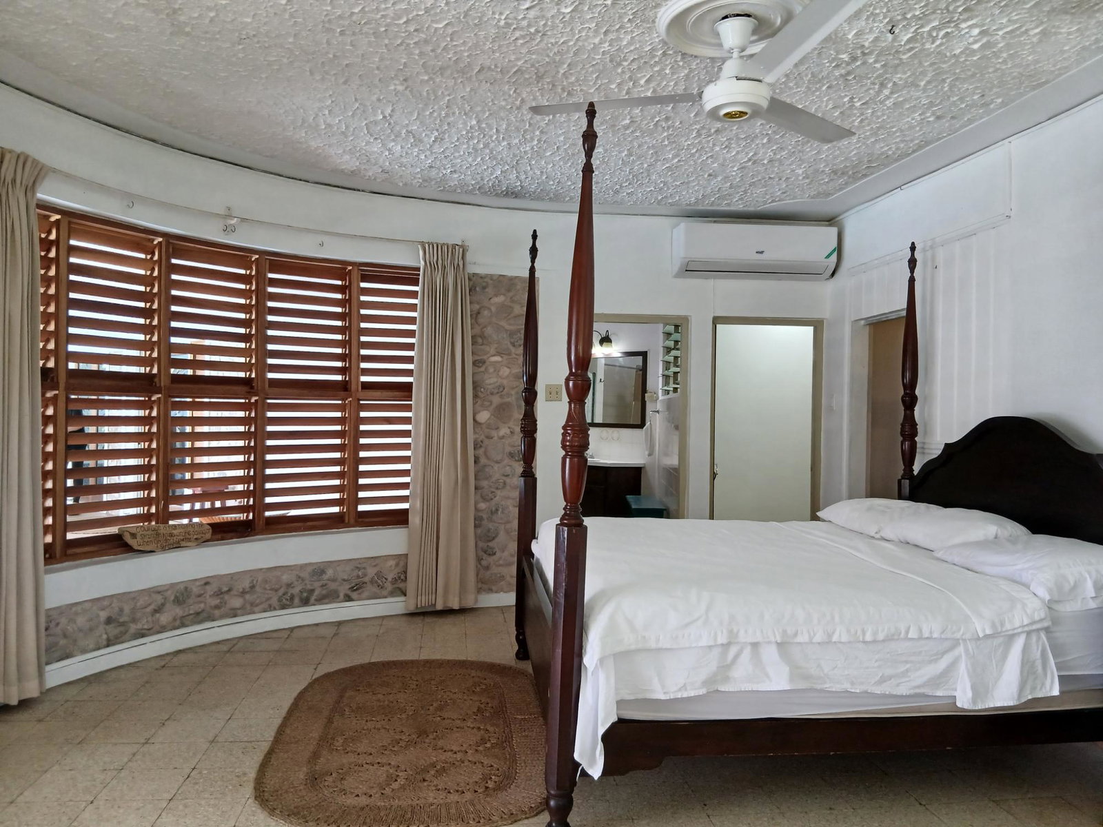 Eighth image of Dixon Avenue in Tower Isle, St. Mary, Jamaica - property is For Rent