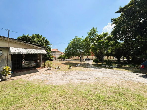 Eleventh image of 38 Upper Waterloo Road in Kingston 8, St. Andrew, Jamaica - property is For Sale
