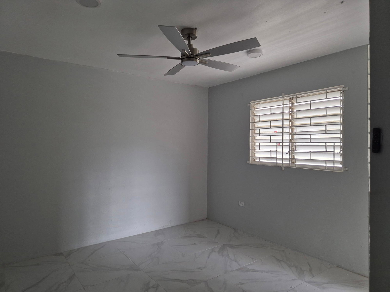 Tenth image of 606- 114-116 Constant Spring r in Kingston 8, St. Andrew, Jamaica - property is For Rent