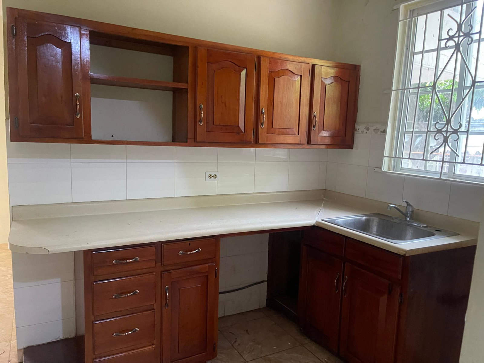 Ninth image of 34 Palmetto Avenue in Kingston 6, St. Andrew, Jamaica - property is For Rent