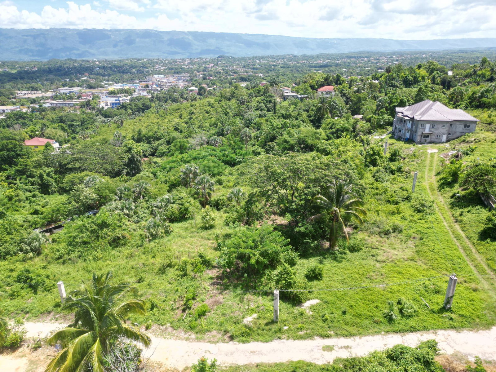 Fourth image of Burnt Ground, Santa Cruz in Burnt Ground, St. Elizabeth, Jamaica - property is For Sale