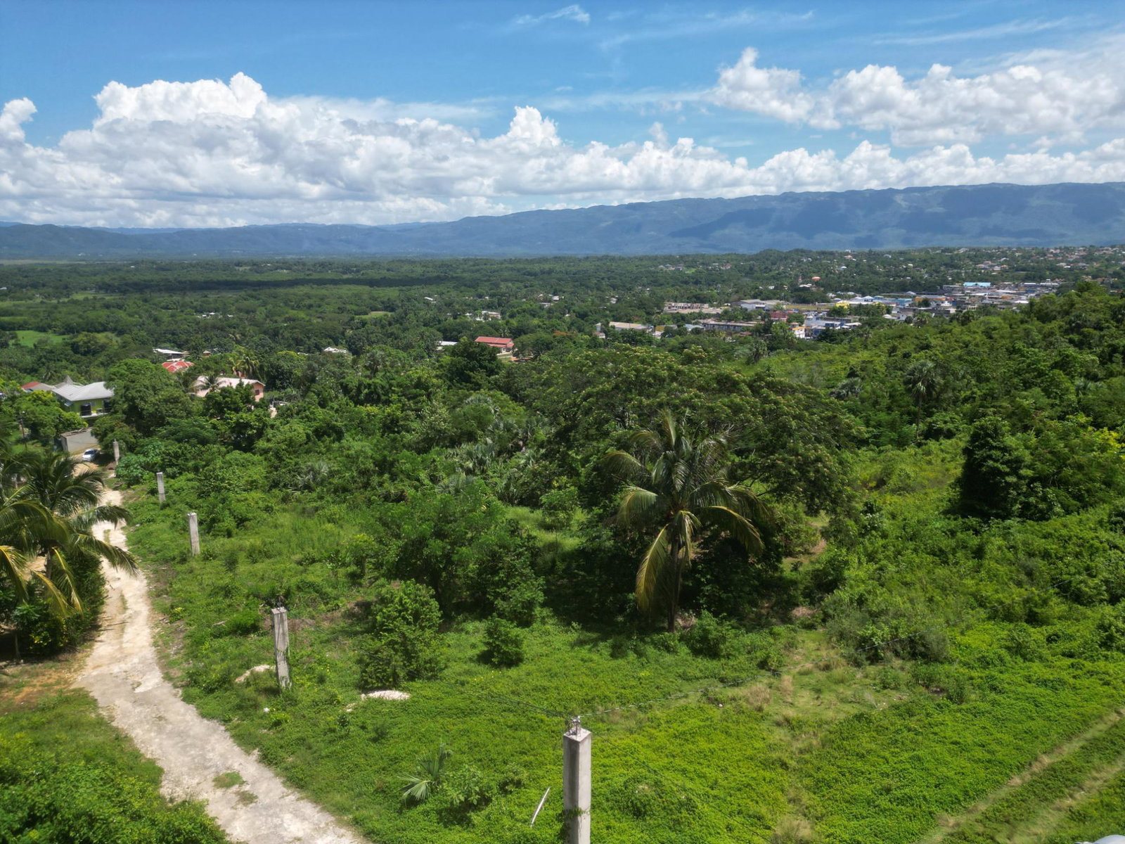 Fifth image of Burnt Ground, Santa Cruz in Burnt Ground, St. Elizabeth, Jamaica - property is For Sale