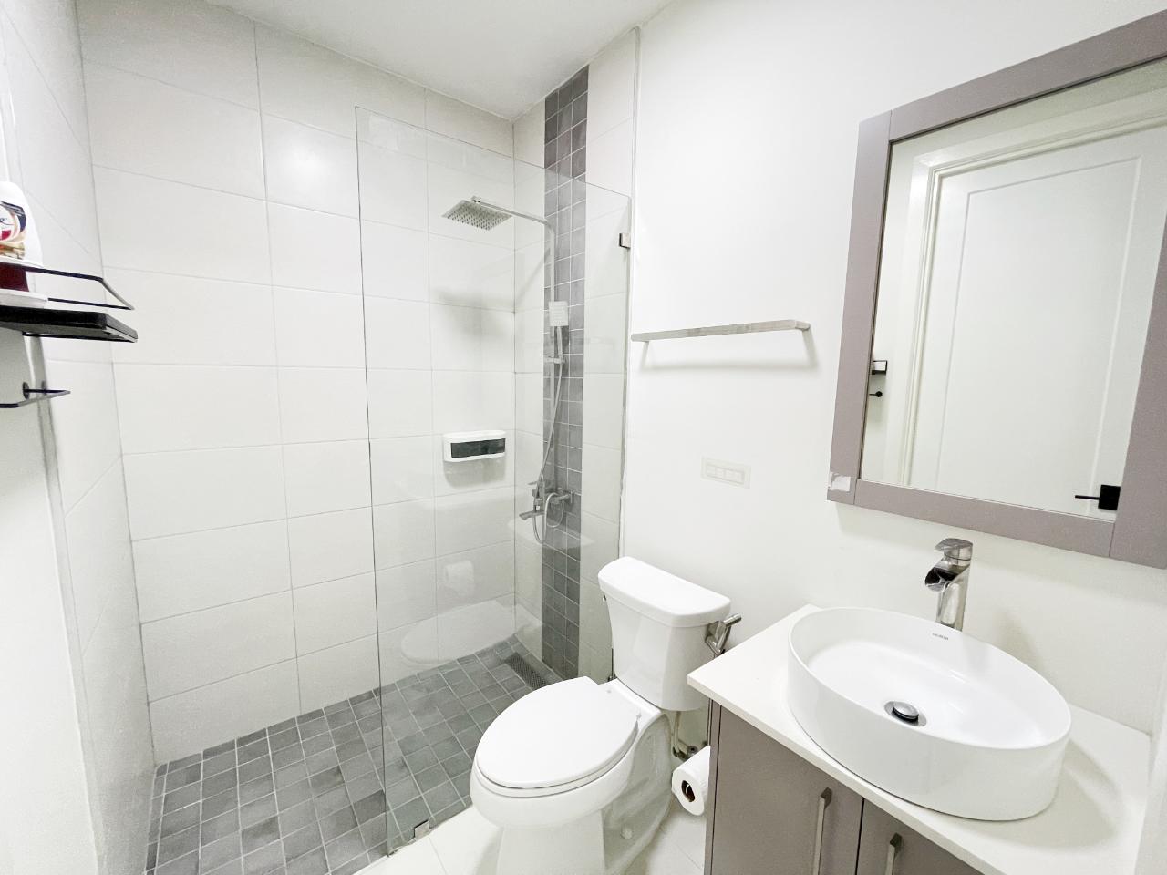 Seventeenth image of 12-27-29 Hopefield Avenue in Kingston 6, St. Andrew, Jamaica - property is For Rent
