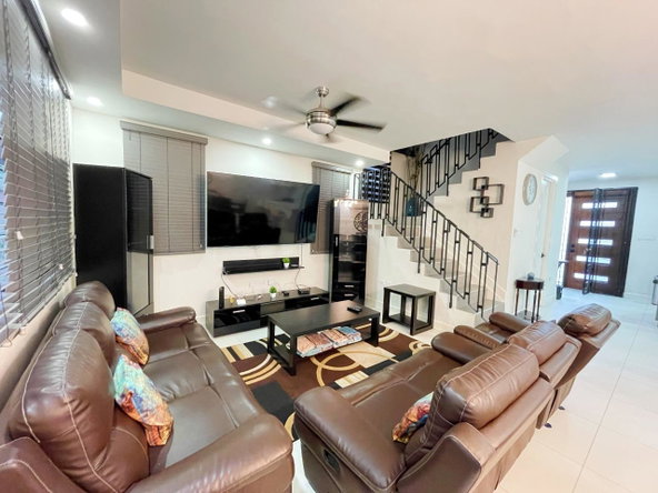 Sixth image of 12-27-29 Hopefield Avenue in Kingston 6, St. Andrew, Jamaica - property is For Rent