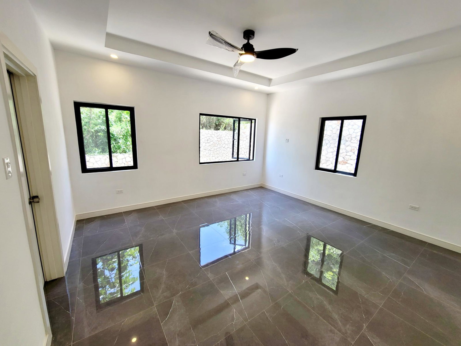 Fourteenth image of 4-20 Bellevue Drive, Smokey va in Kingston 19, St. Andrew, Jamaica - property is For Rent