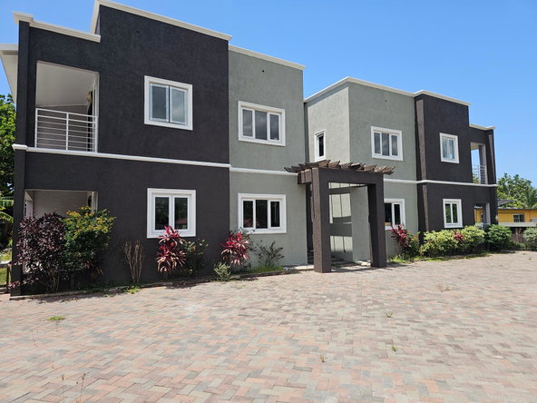Seventh image of 7-5 Park Avenue in Kingston 19, St. Andrew, Jamaica - property is For Sale