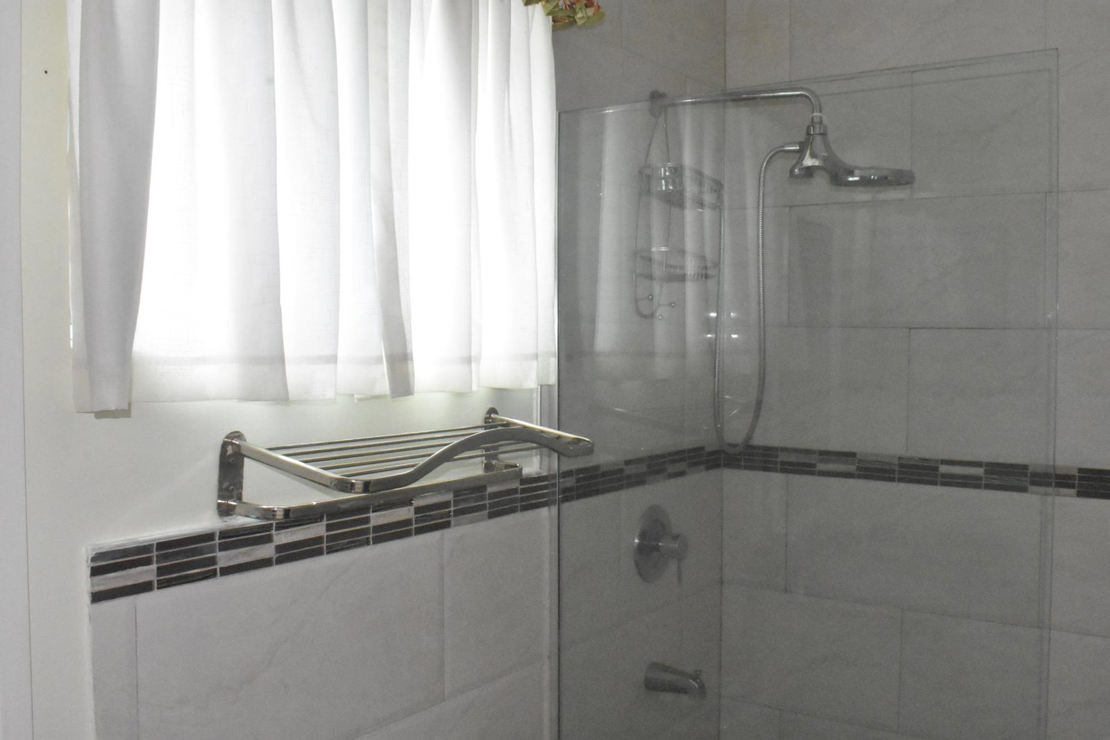 Sixteenth image of 302-10 Surbiton Road, Kingston 1 in Kingston 10, St. Andrew, Jamaica - property is For Rent