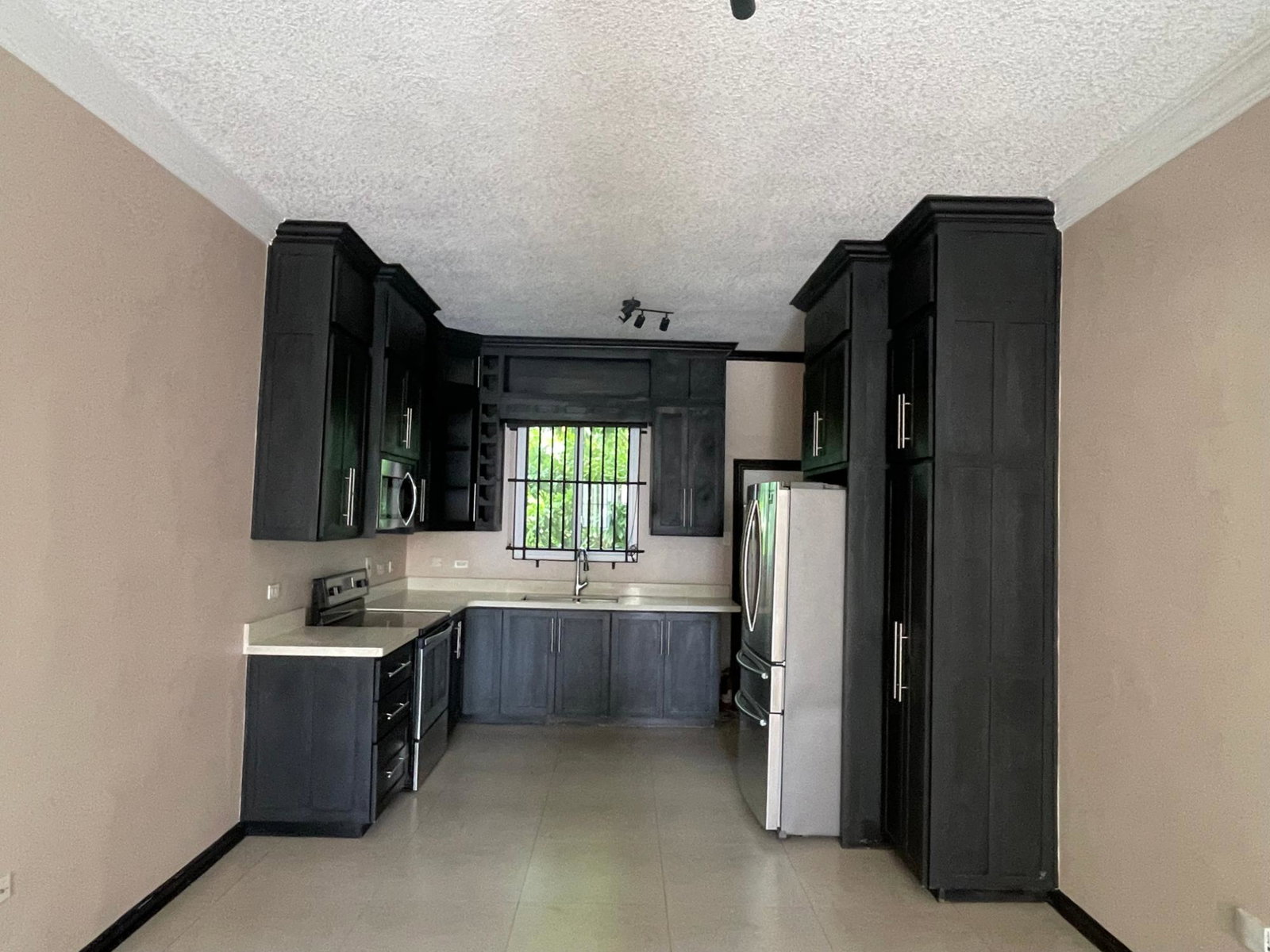 Sixth image of 7- Sandhurst Crescent in Kingston 6, St. Andrew, Jamaica - property is For Rent