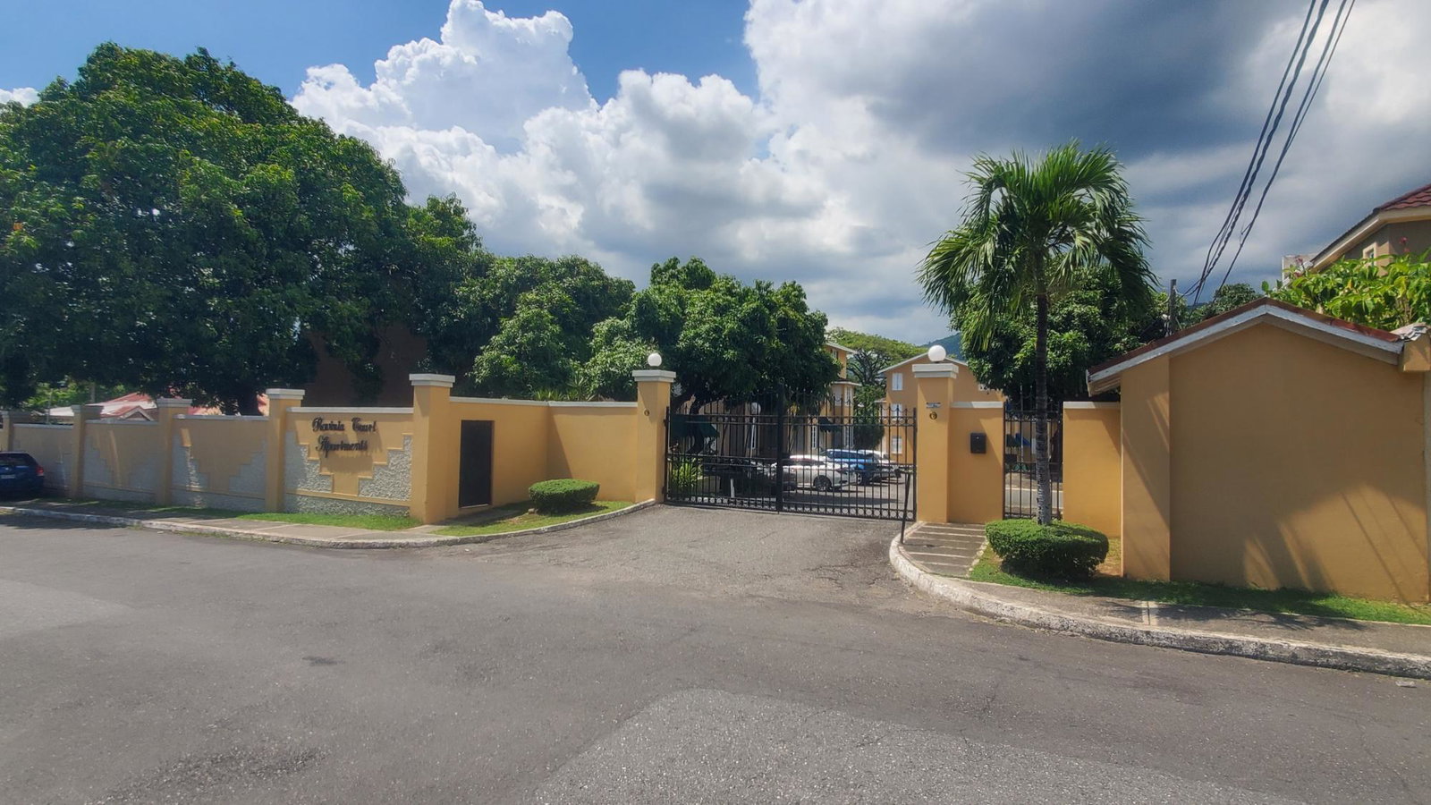 First image of Apt 23-ravinia Court, 6 Ravinia Road in Kingston 6, St. Andrew, Jamaica - property is For Sale