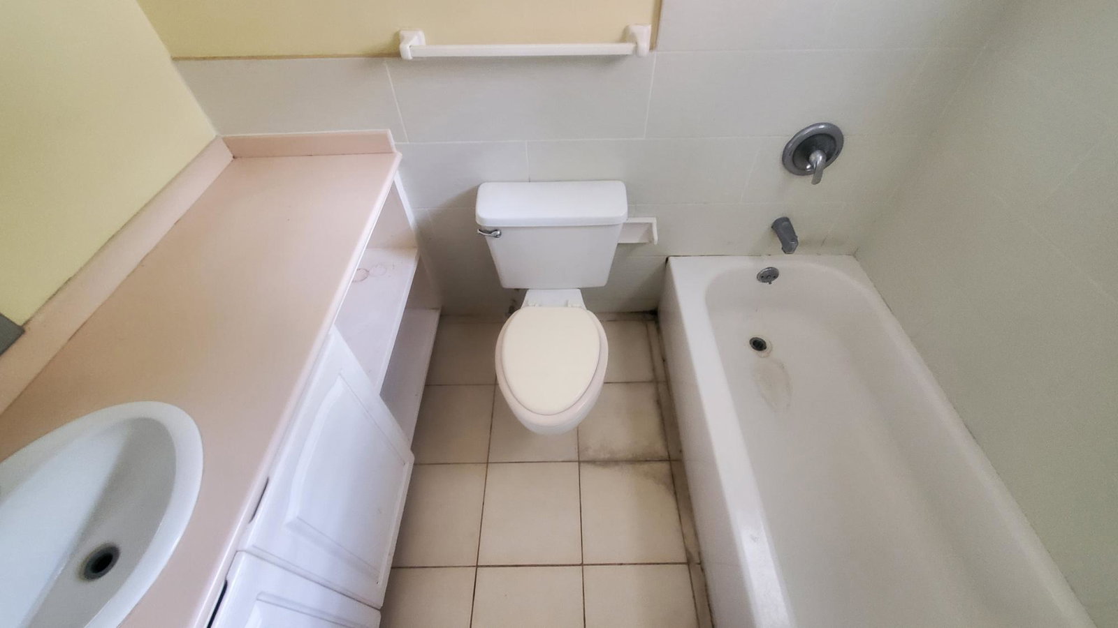Eleventh image of Apt 23-ravinia Court, 6 Ravinia Road in Kingston 6, St. Andrew, Jamaica - property is For Sale