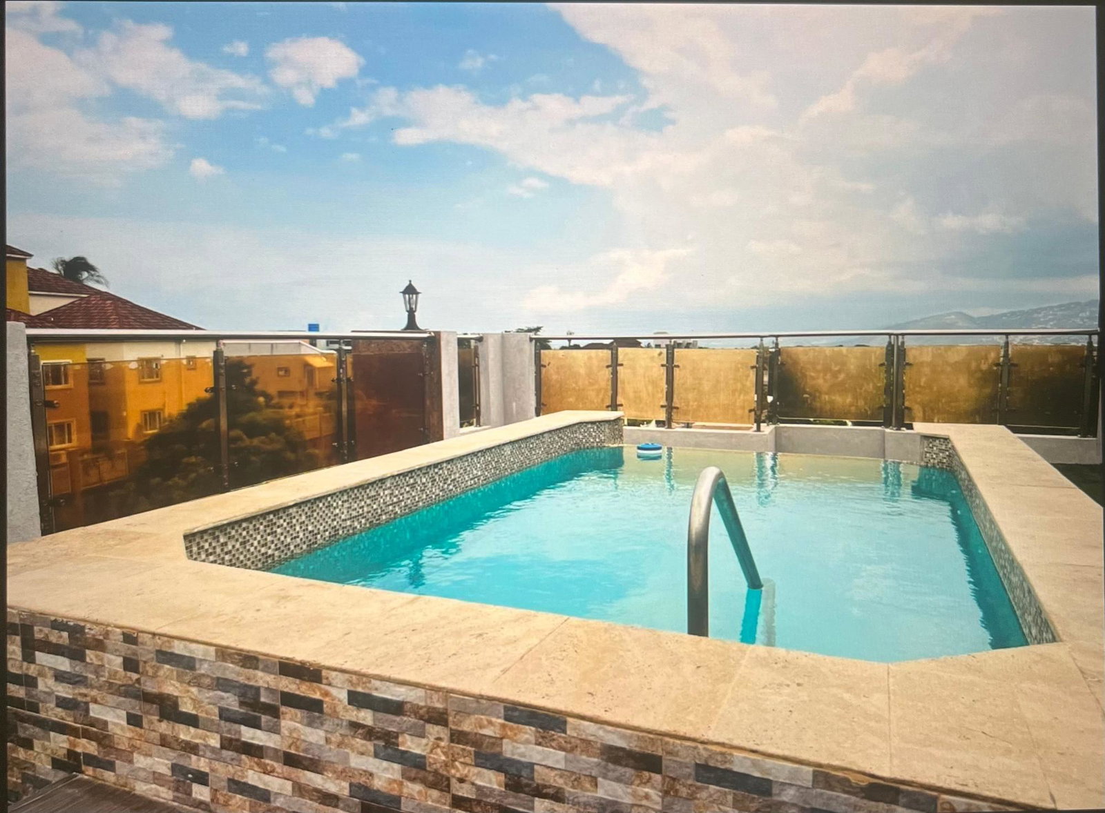 Sixteenth image of 7-9 Liguanea Ave in Kingston 6, St. Andrew, Jamaica - property is For Rent