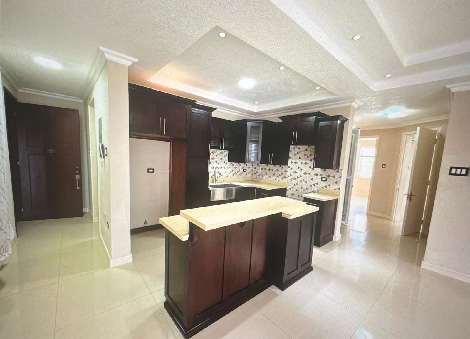 Seventh image of 7-9 Liguanea Ave in Kingston 6, St. Andrew, Jamaica - property is For Rent
