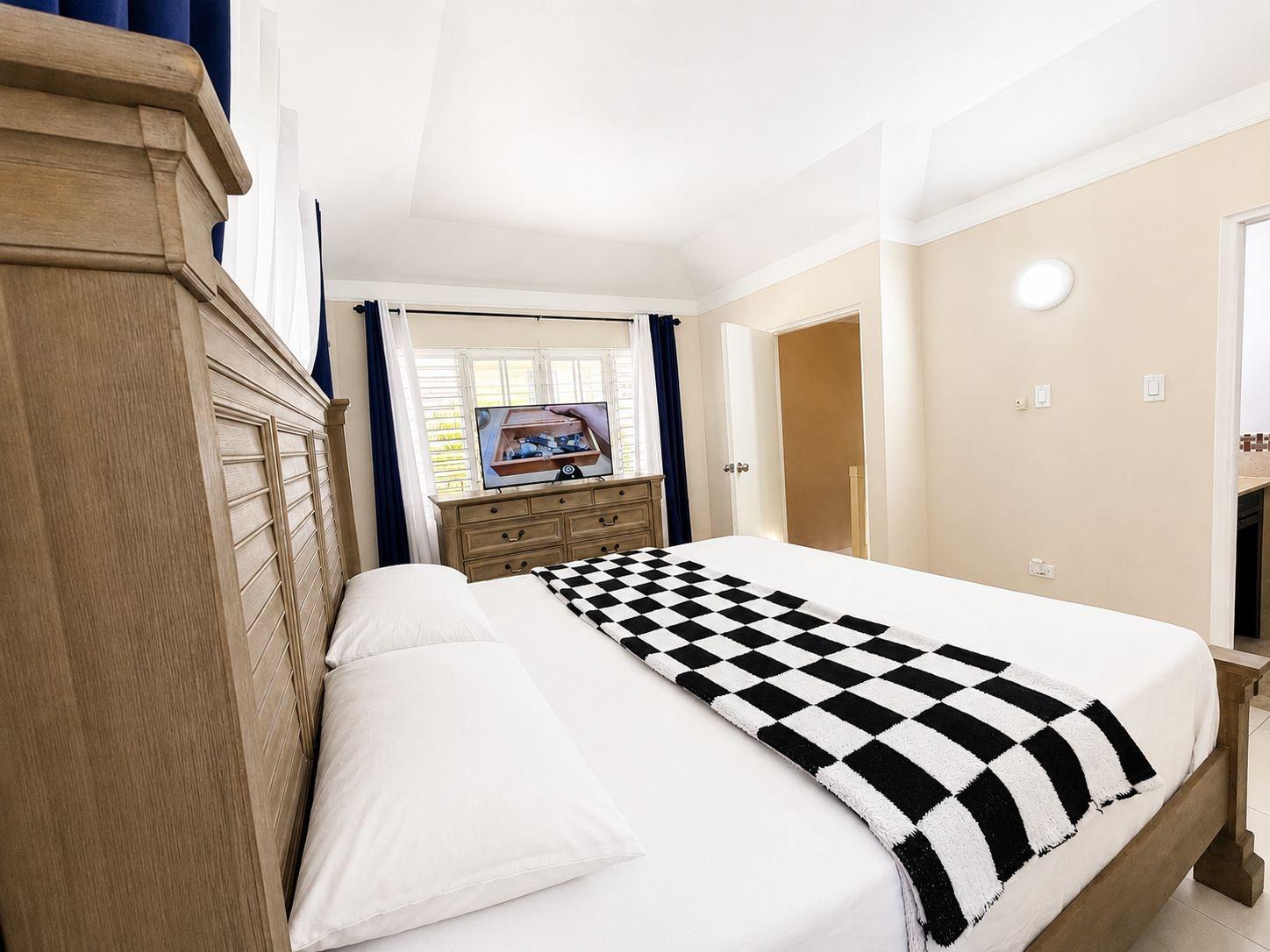Sixth image of 22-2-12 Renfrew Place in Kingston 5, St. Andrew, Jamaica - property is For Sale
