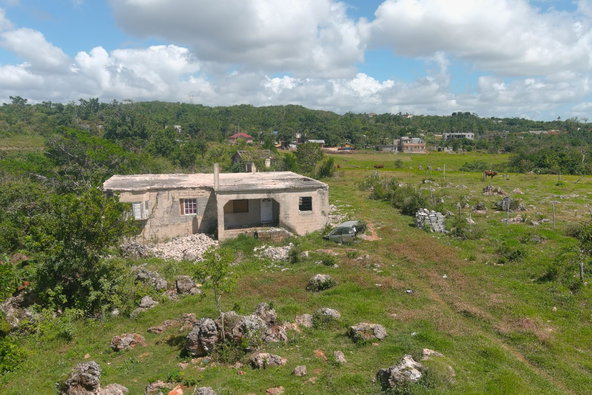 Second image of Lincoln, Manchester in Mandeville, Manchester, Jamaica - property is For Sale