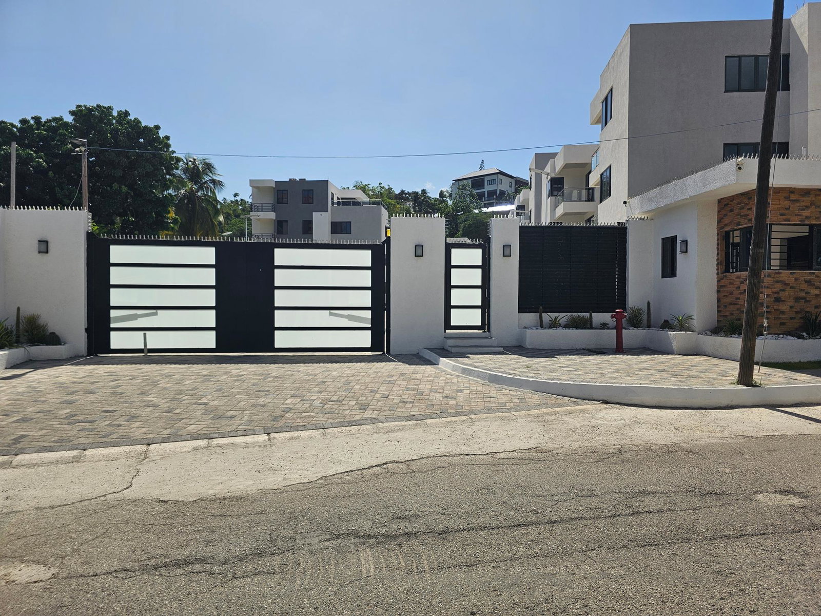 Twentieth image of 32e-3 Stillwell Road in Kingston 8, St. Andrew, Jamaica - property is For Rent