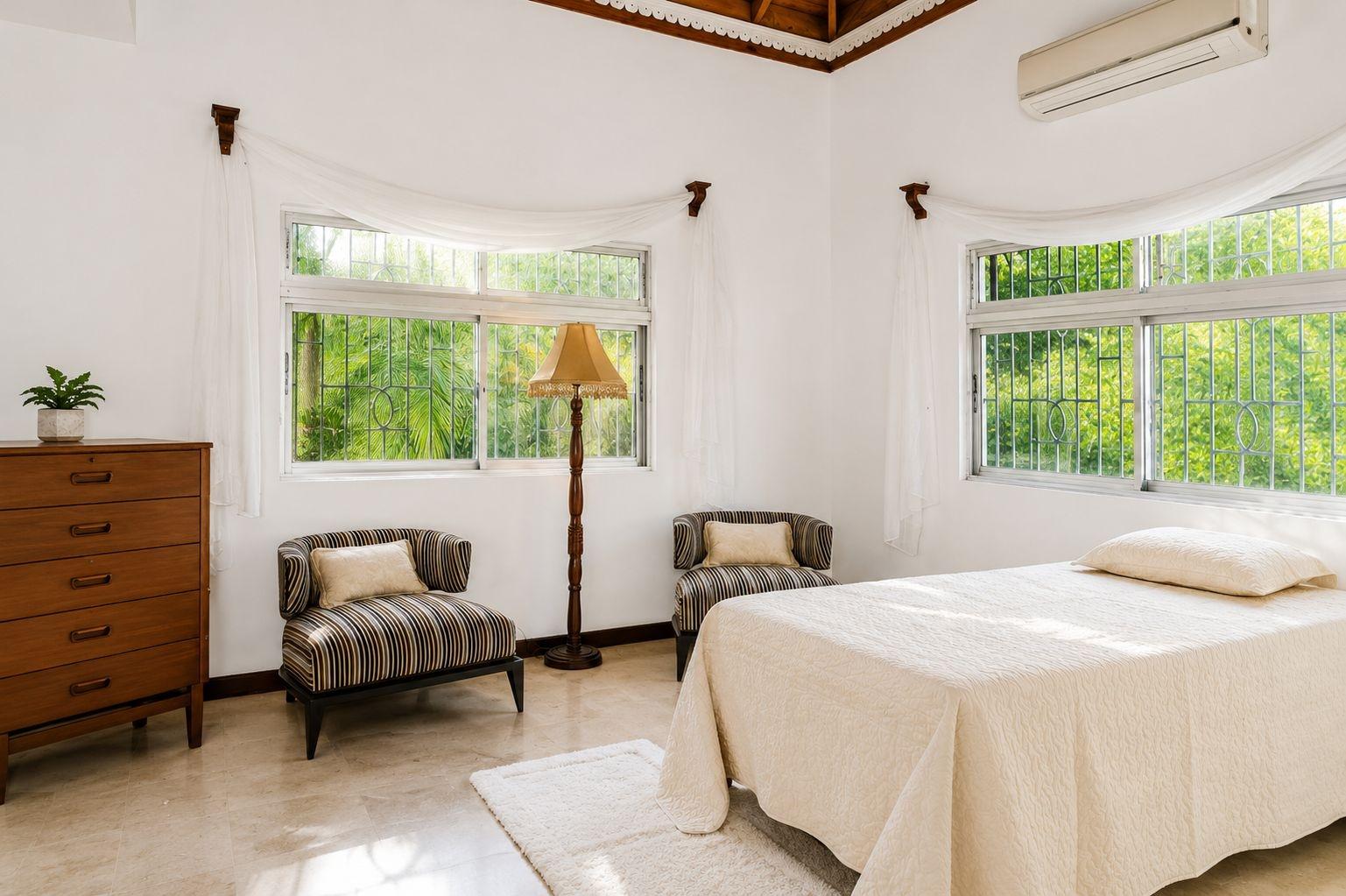 Thirteenth image of 18 Linnemann Avenue, Kingsto in Kingston 6, St. Andrew, Jamaica - property is For Sale