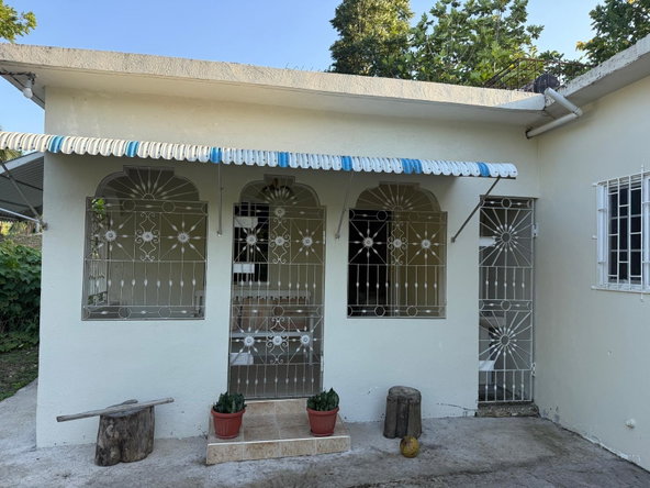 Tenth image of 3 Hyde Park St. Catherine in Bog Walk, St. Catherine, Jamaica - property is For Sale