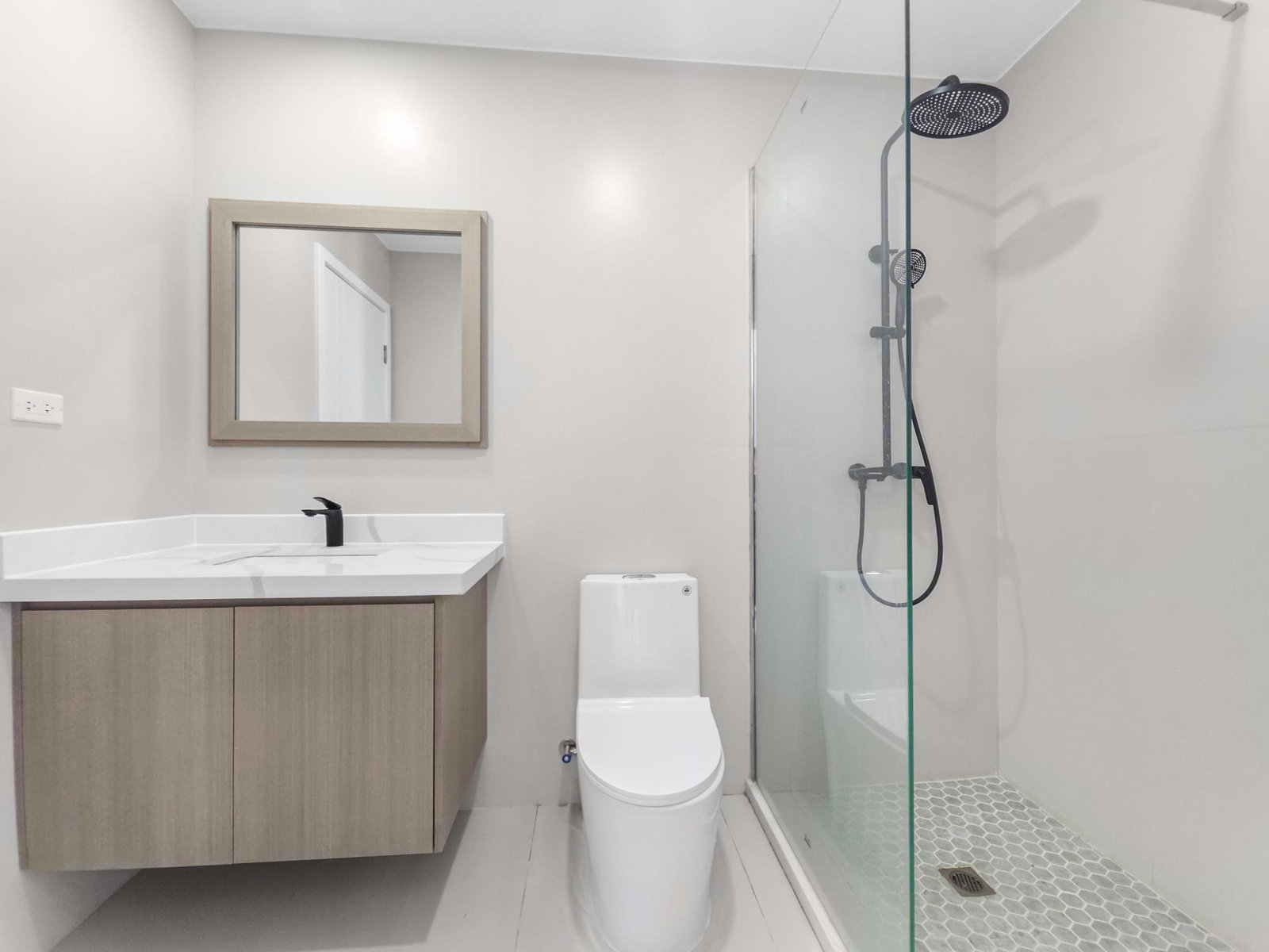 Seventh image of 256- Oak Estate in Bernard Lodge, St. Catherine, Jamaica - property is For Rent