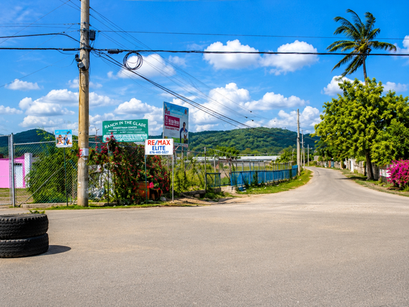 Tenth image of Treadlight, May Pen, Clar in Treadlight, Clarendon, Jamaica - property is For Sale