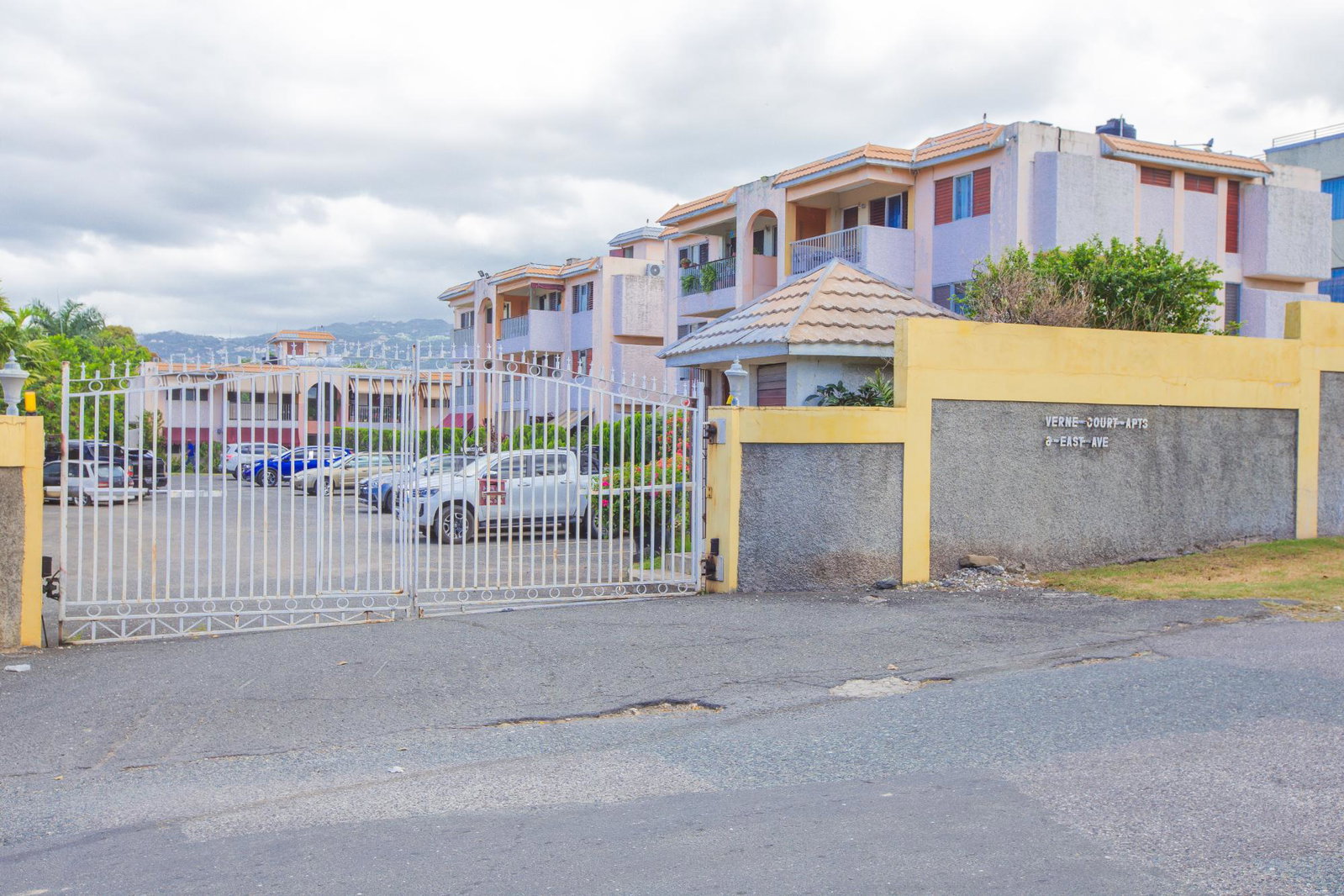 Seventeenth image of 6 East Avenue in Kingston 8, St. Andrew, Jamaica - property is For Rent