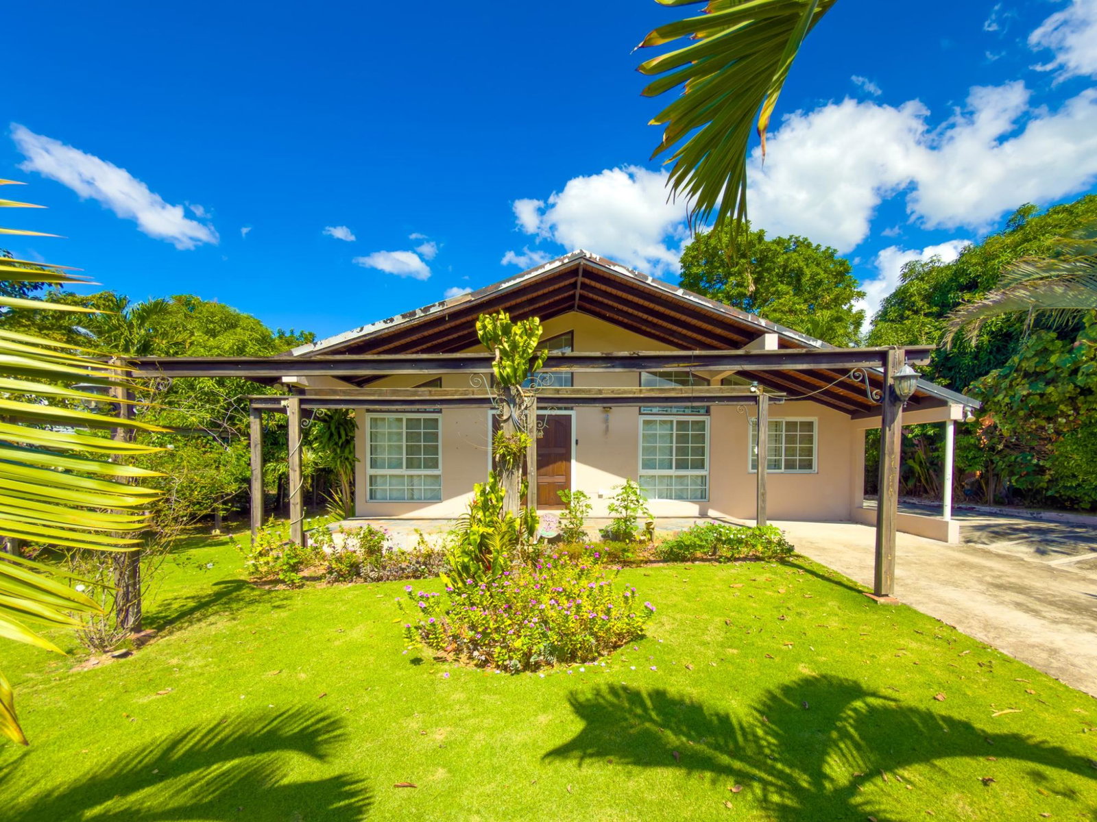 First image of 4 Blaise Close in Kingston 8, St. Andrew, Jamaica - property is For Sale
