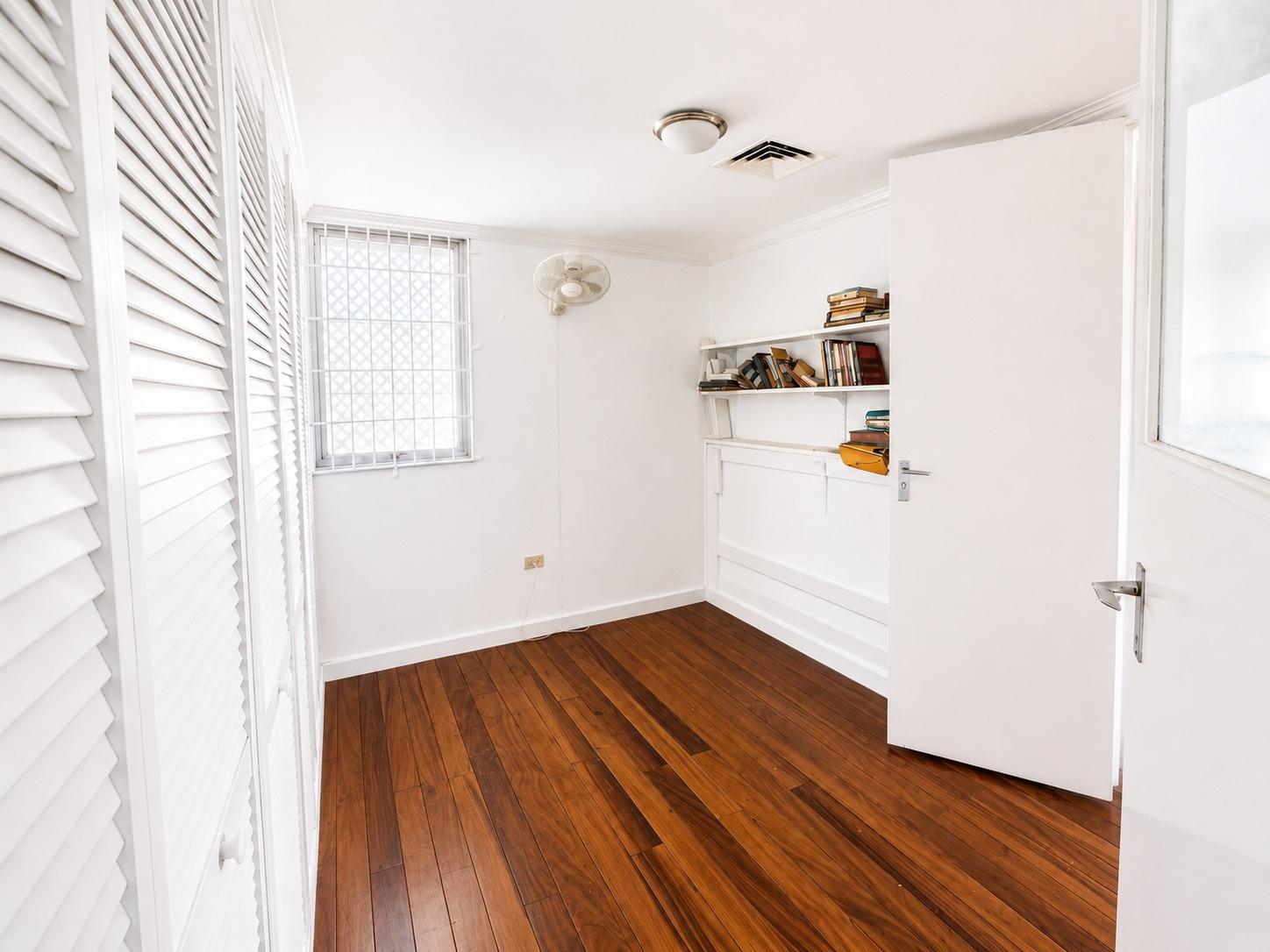Seventh image of Ph5-8 Ocean Boulevard in KINGSTON, Kingston, Jamaica - property is For Sale