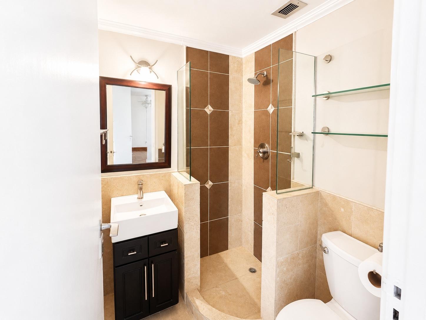 Eighth image of Ph5-8 Ocean Boulevard in KINGSTON, Kingston, Jamaica - property is For Sale