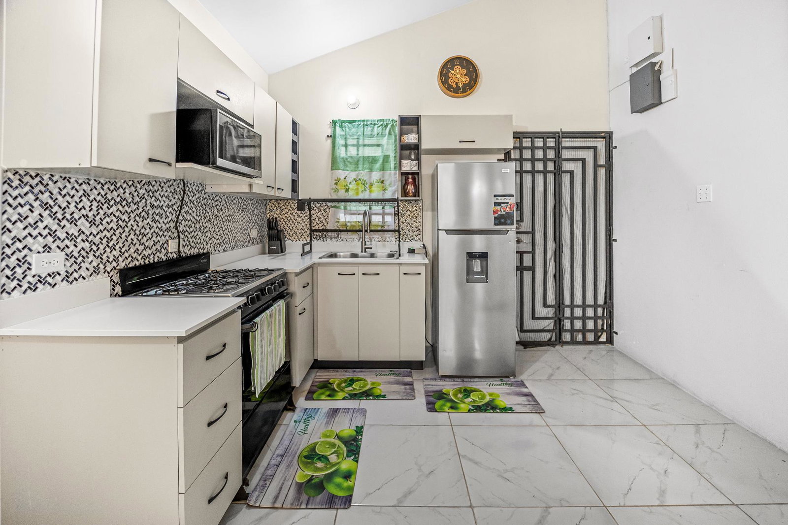 Sixth image of Phoenix Park Village 2 in Phoenix Park, St. Catherine, Jamaica - property is For Rent